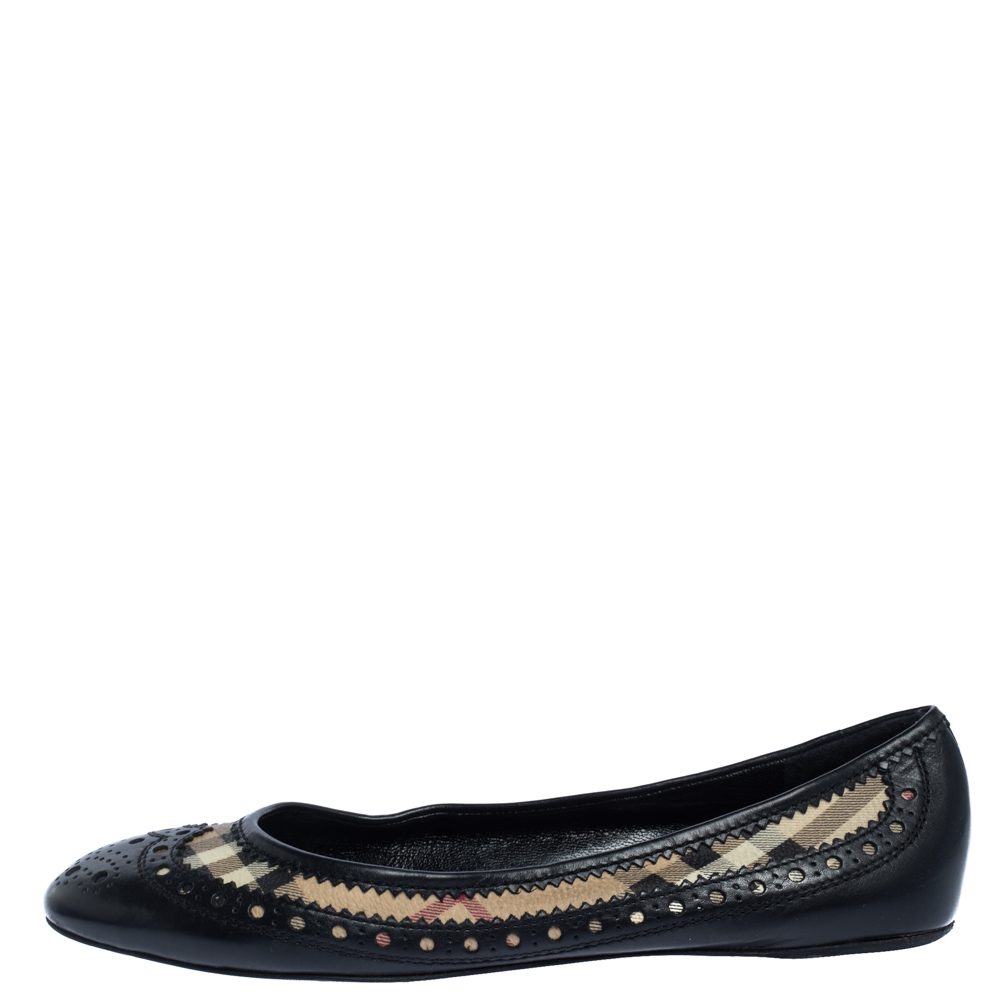 

Burberry Black/Beige Nova Check Coated Canvas and Brogue Leather Ballet Flats Size