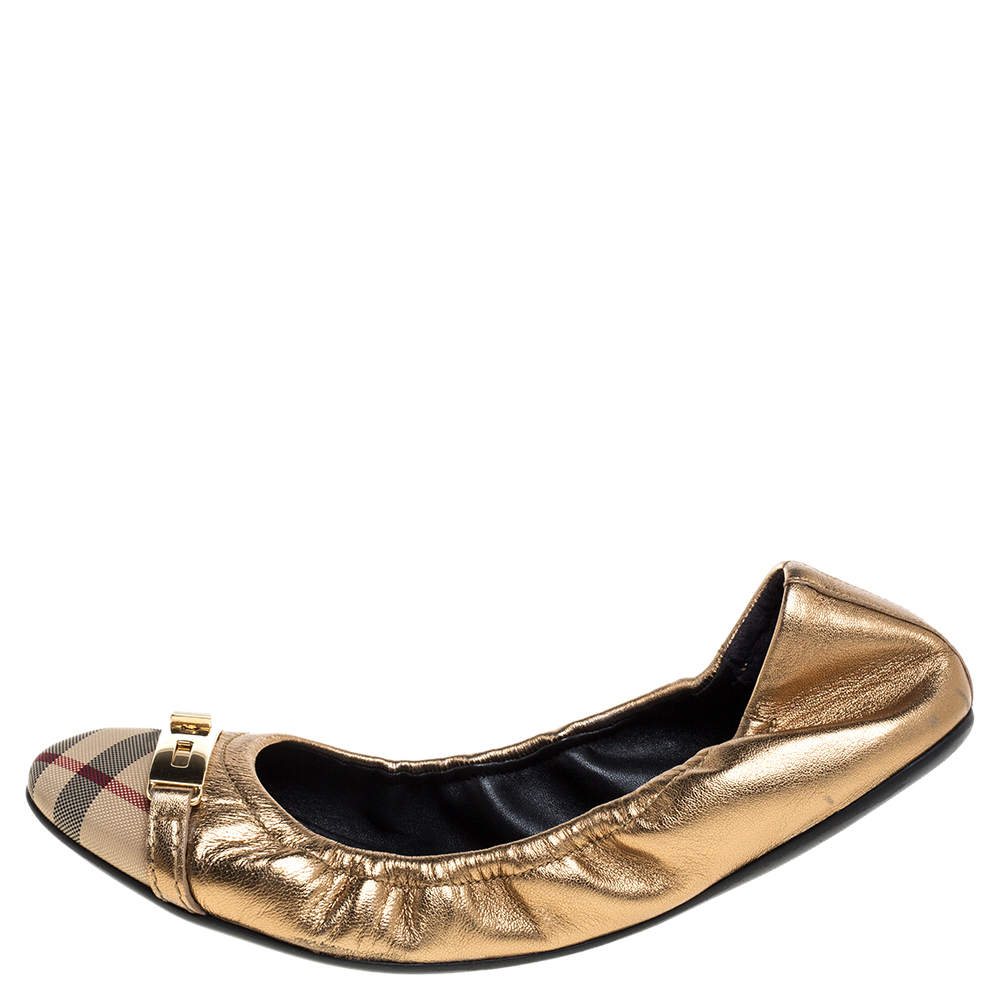 

Burberry Metallic Gold/Beige Canvas And Leather Scrunch Ballet Flats Size