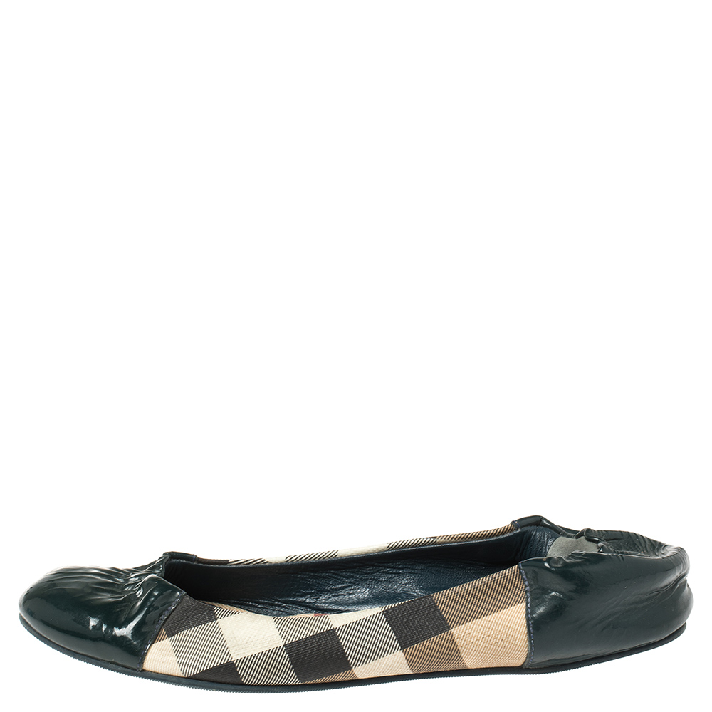 

Burberry Green Patent Leather and Nova Check Canvas Scrunch Ballet Flats Size