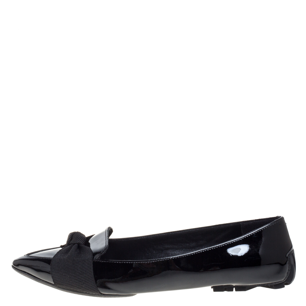 

Burberry Black Patent Leather Bow Flats Size