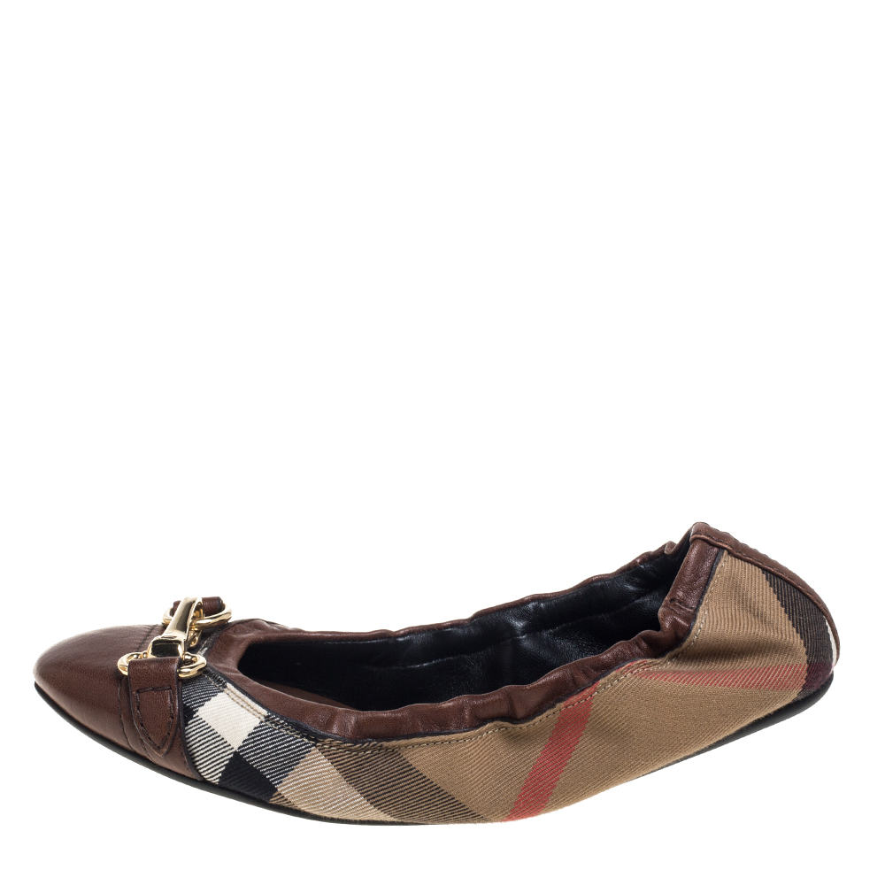 

Burberry Brown/Beige Leather And Nova Check Canvas Scrunch Ballet Flats Size