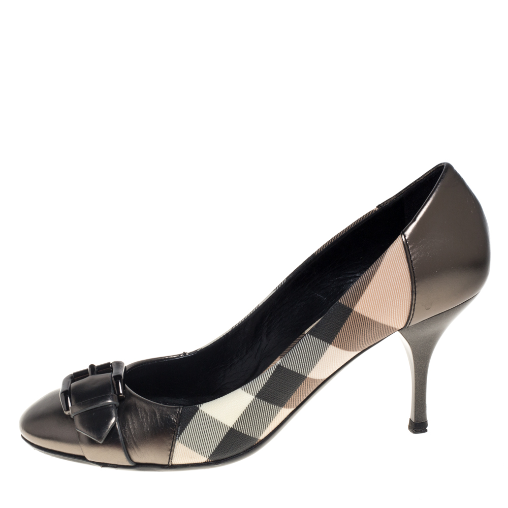 

Burberry Metallic Grey House Check Canvas And Leather Pumps Size