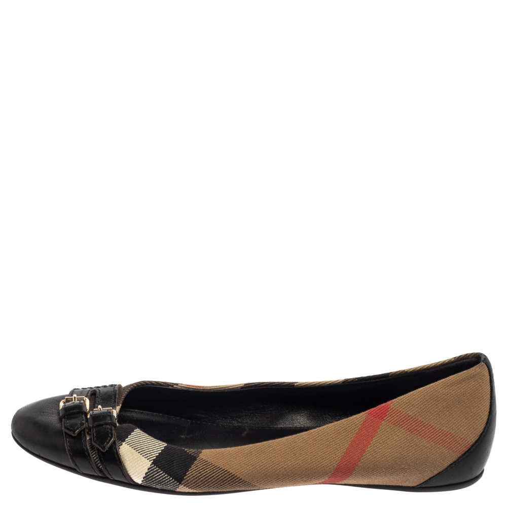 

Burberry Black/Beige Nova Check Canvas And Leather Buckle Detail Ballet Flats Size