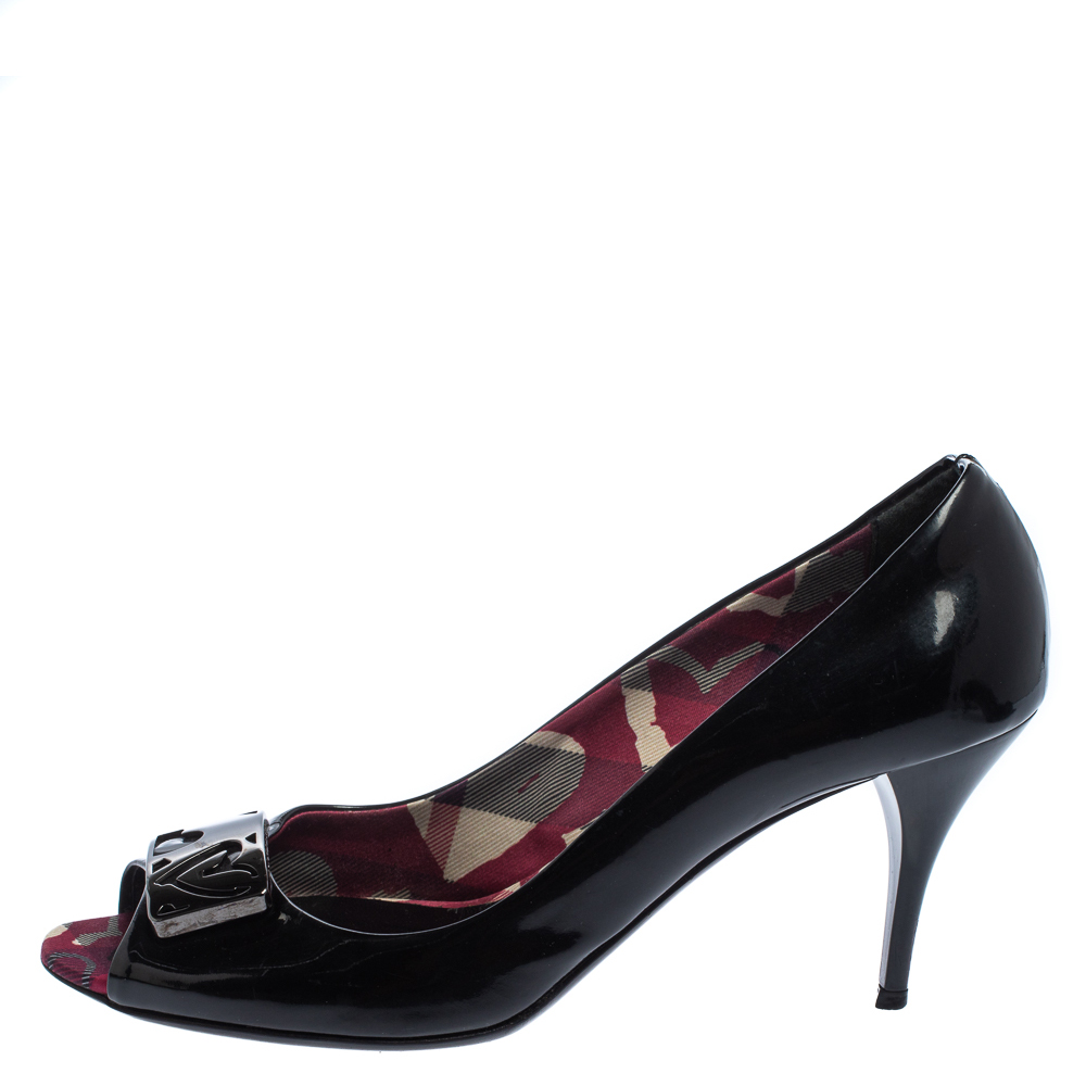 

Burberry Black Patent Leather Embellished Pumps Size