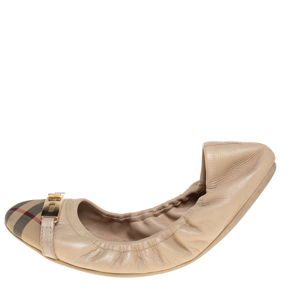 

Burberry Beige Leather And Check Canvas Lock Embellished Scrunch Ballet Flats Size
