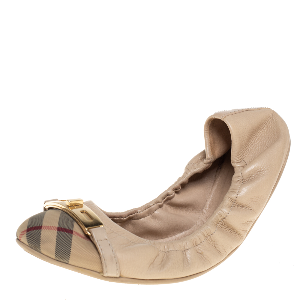 Pre-owned Burberry Beige Leather And Check Canvas Lock Embellished Scrunch Ballet Flats Size 37.5