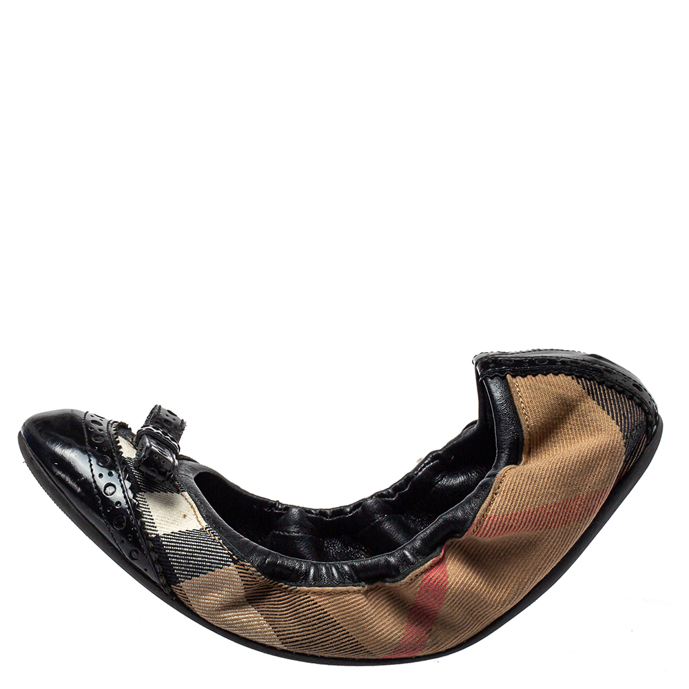 

Burberry Beige/Black Nova Check Canvas And Leather Scrunch Ballet Size