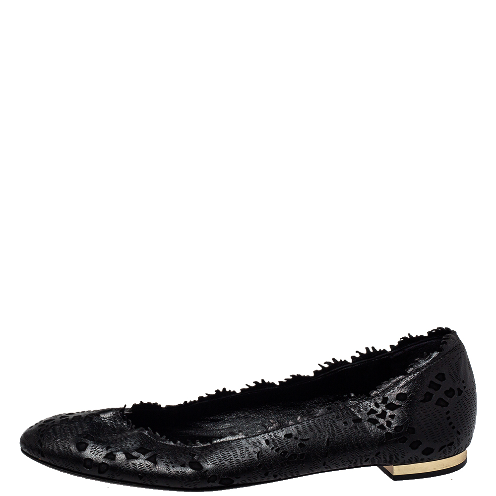 

Burberry Black Leather Ballet Flats Size