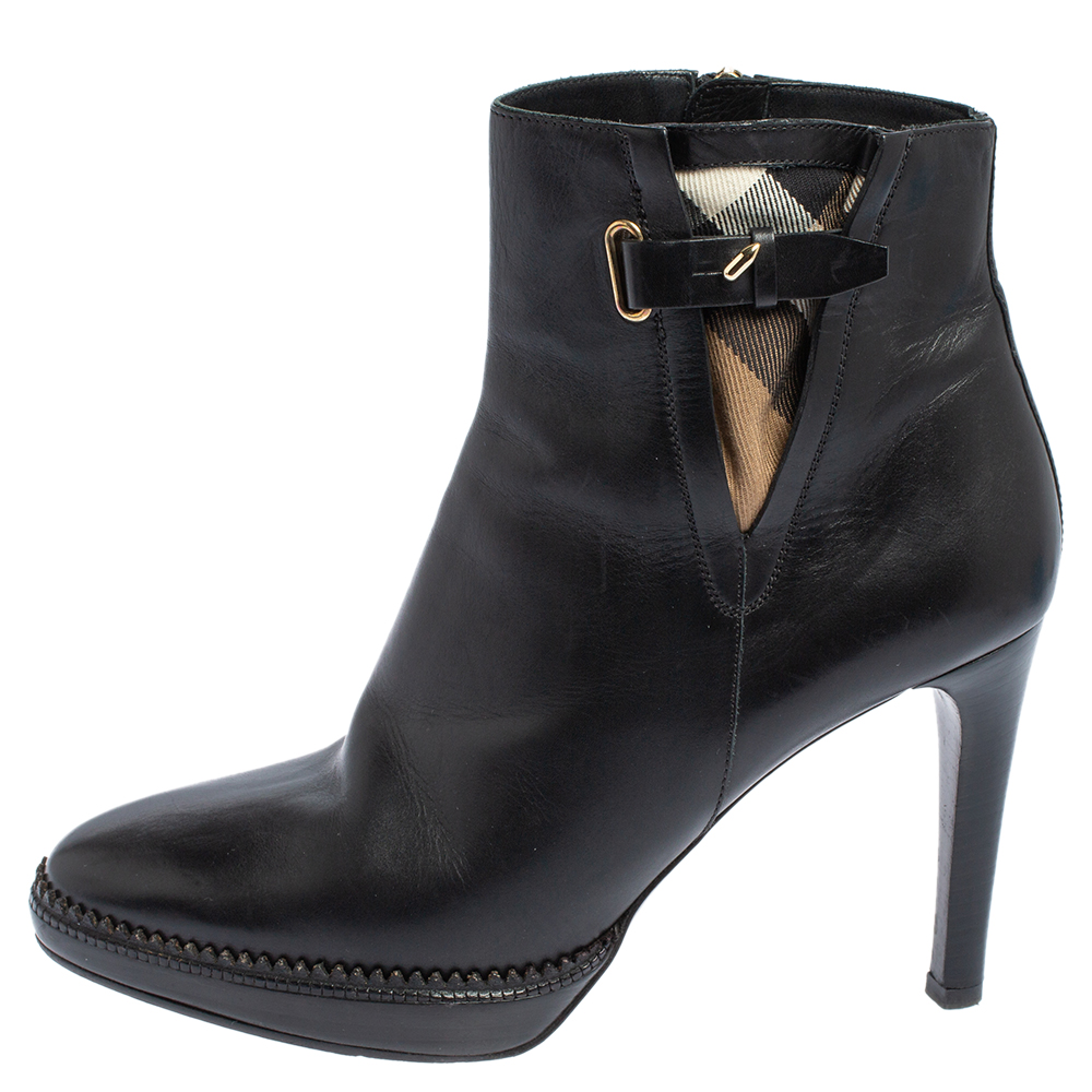 

Burberry Black Leather Lysterfield Ankle Boots Size