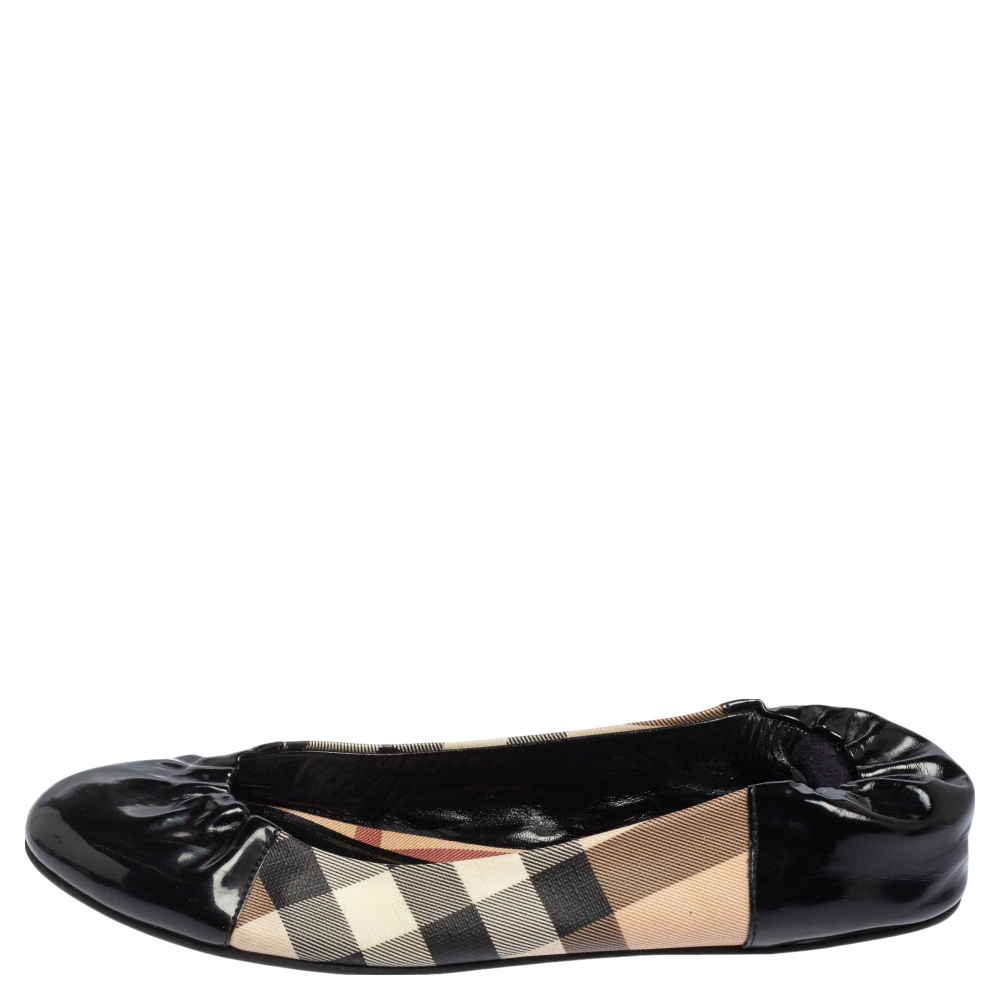 

Burberry Black Patent Leather And Nova Check Canvas Scrunch Ballet Flats Size