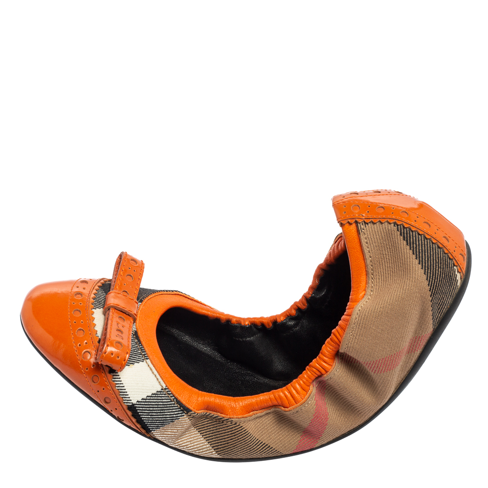 

Burberry Orange Patent Leather And Nova Check Canvas Scrunch Ballet Flats Size