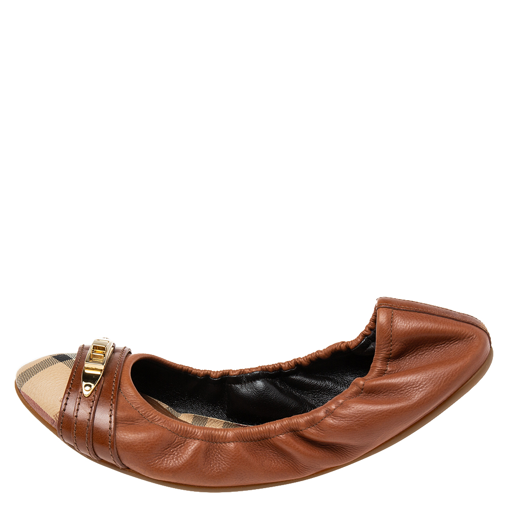 

Burberry Brown/Beige Leather and Haymarket Check Canvas Cap-Toe Scrunch Ballet Flats Size