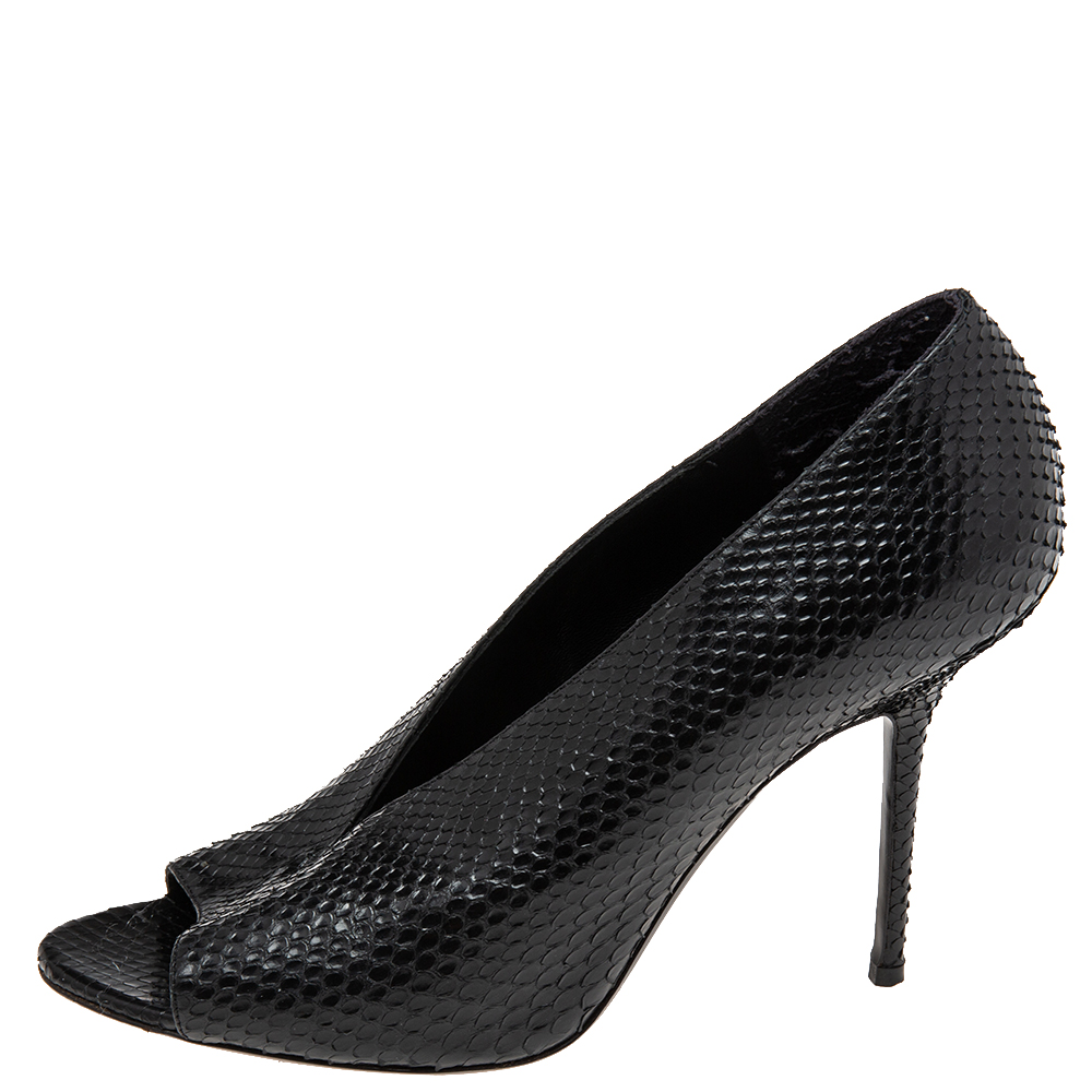 

Burberry Black Snakeskin Leather Vamp Pumps Size