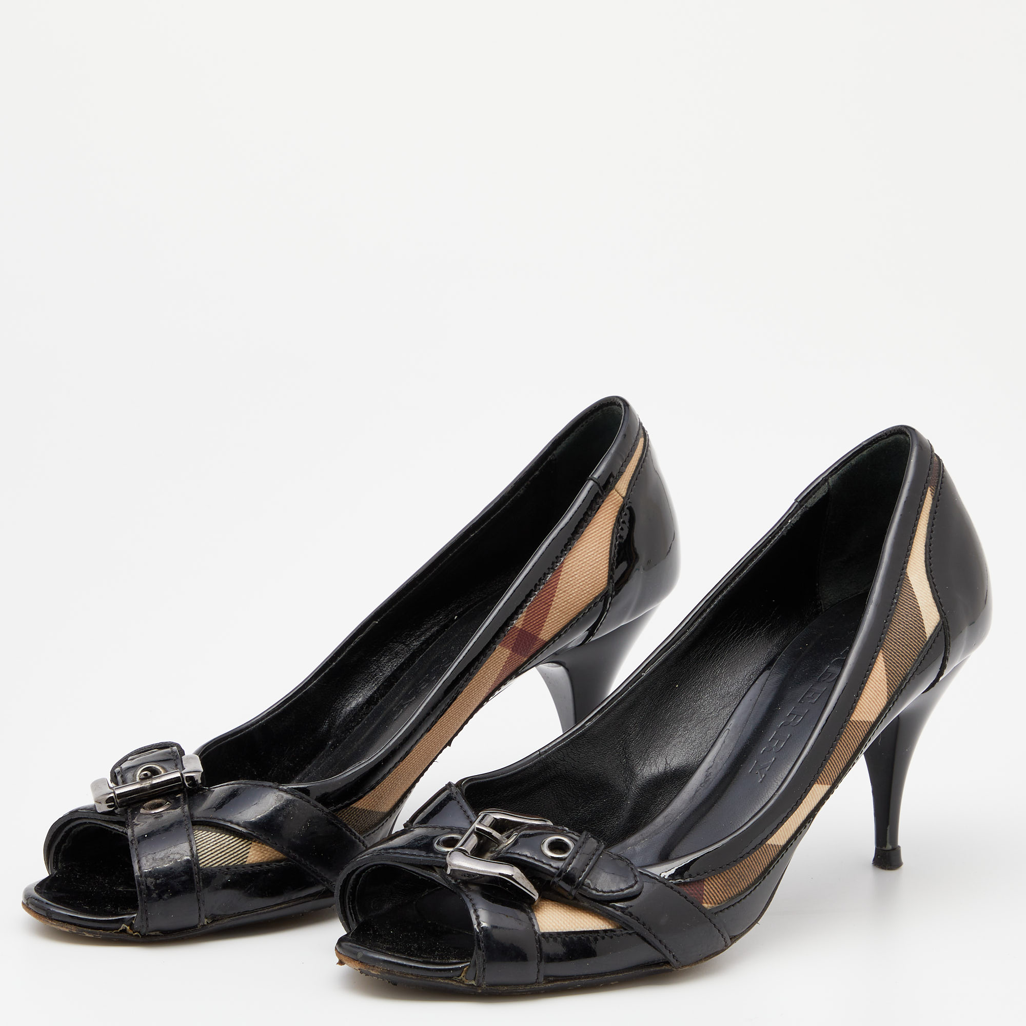 

Burberry Black/Beige Patent Leather and Nova Check Coated Canvas Buckle Peep Toe Pumps Size