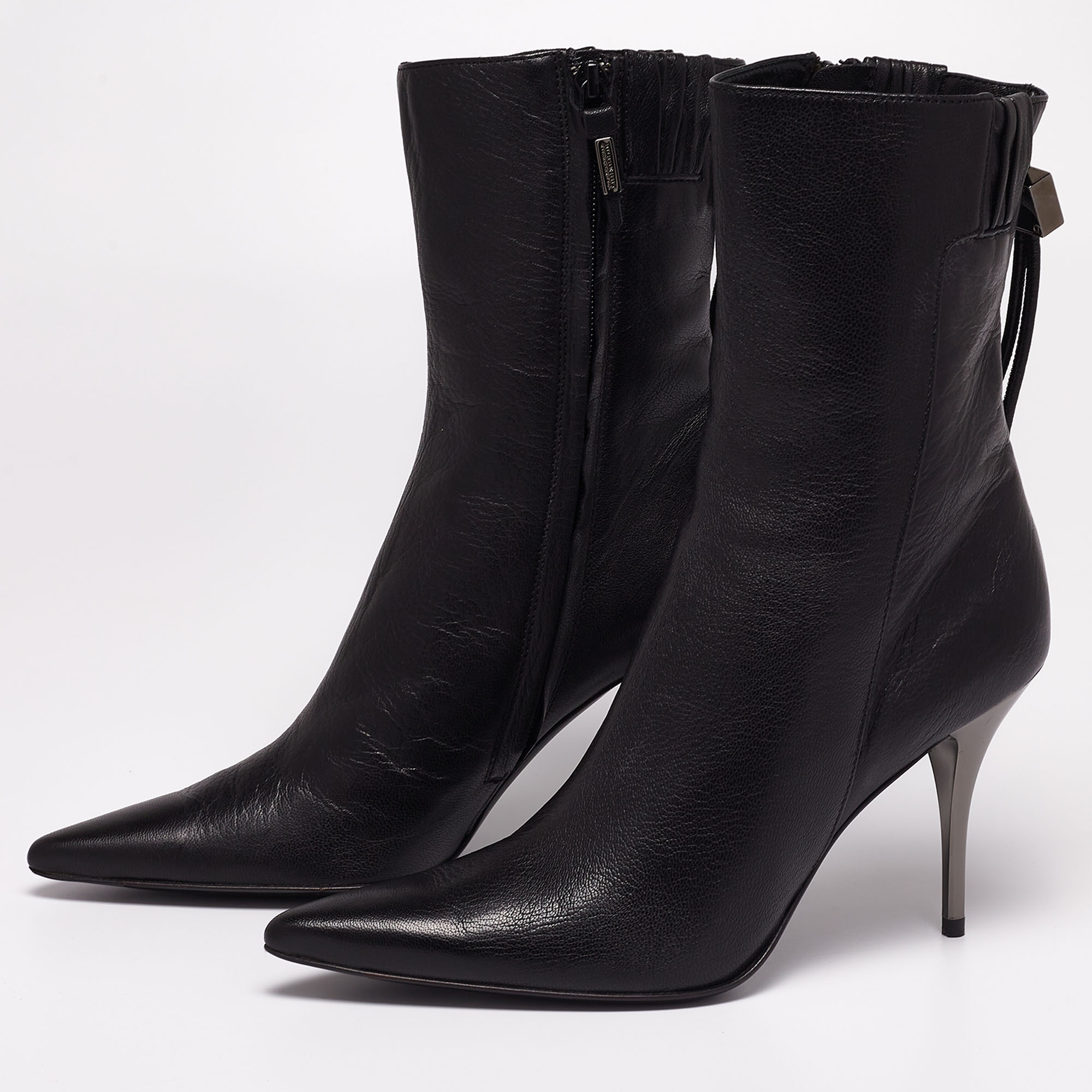 

Burberry Black Leather Pointed Toe Ankle Boots Size