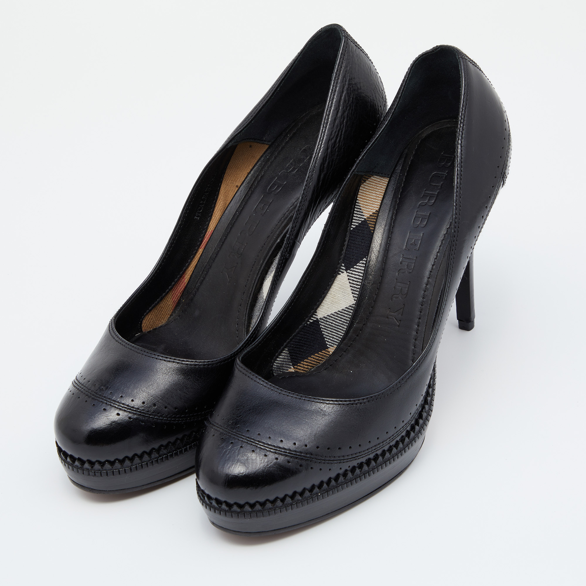 

Burberry Black Leather Platform Pumps Size