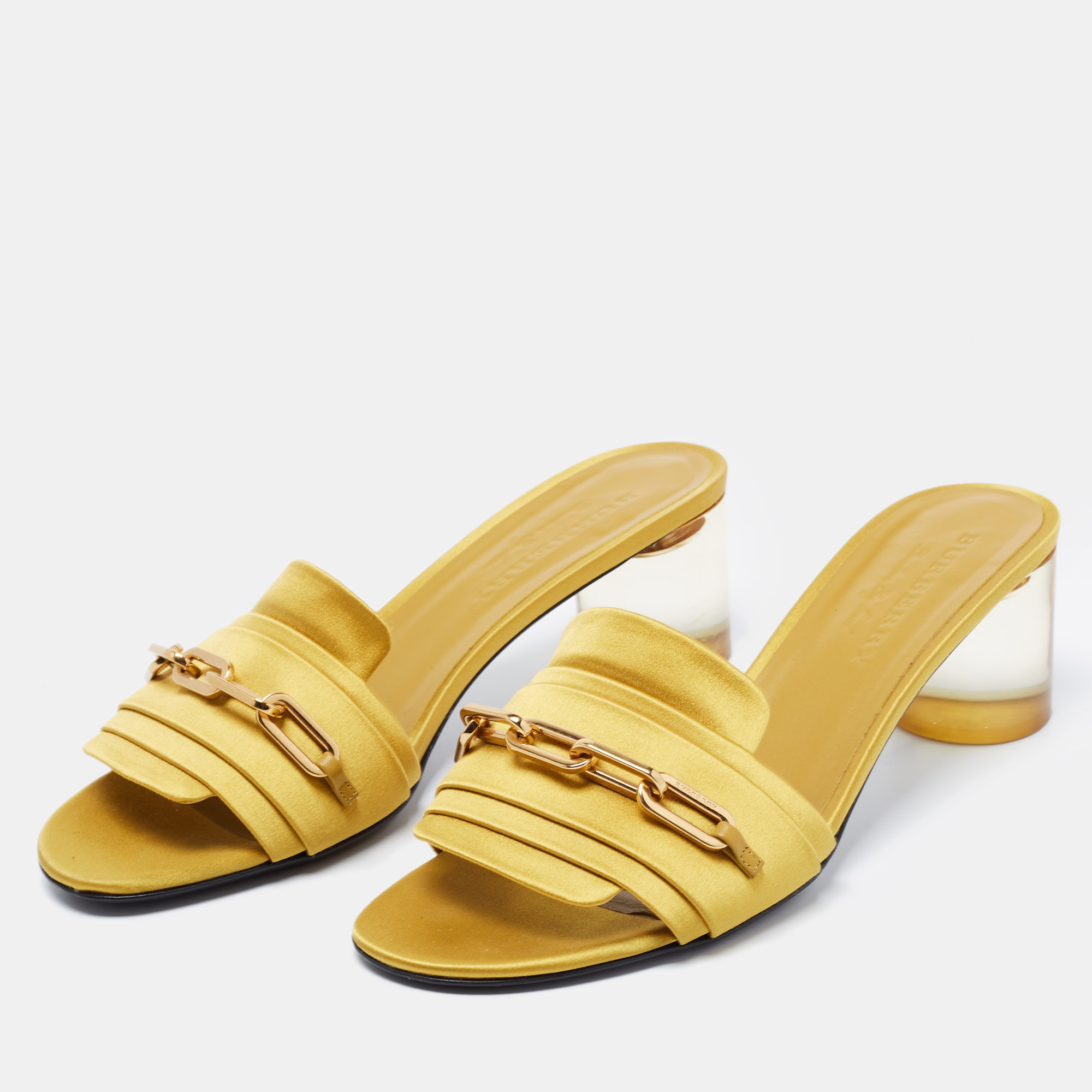 

Burberry Mustard Satin Chain Link Accent Slide Sandals Size, Yellow