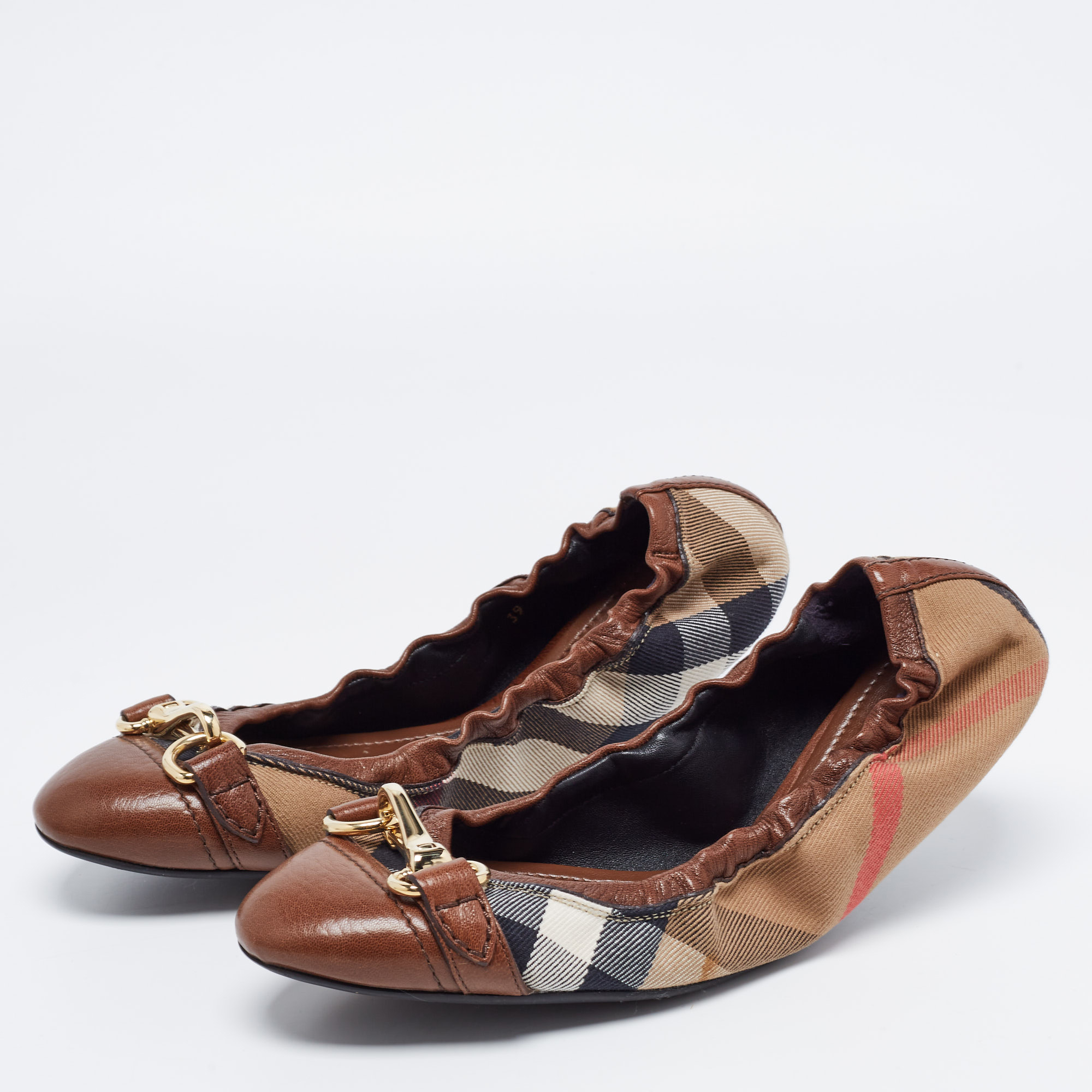 

Burberry Beige/Black Leather And Canvas Ballet Flats Size