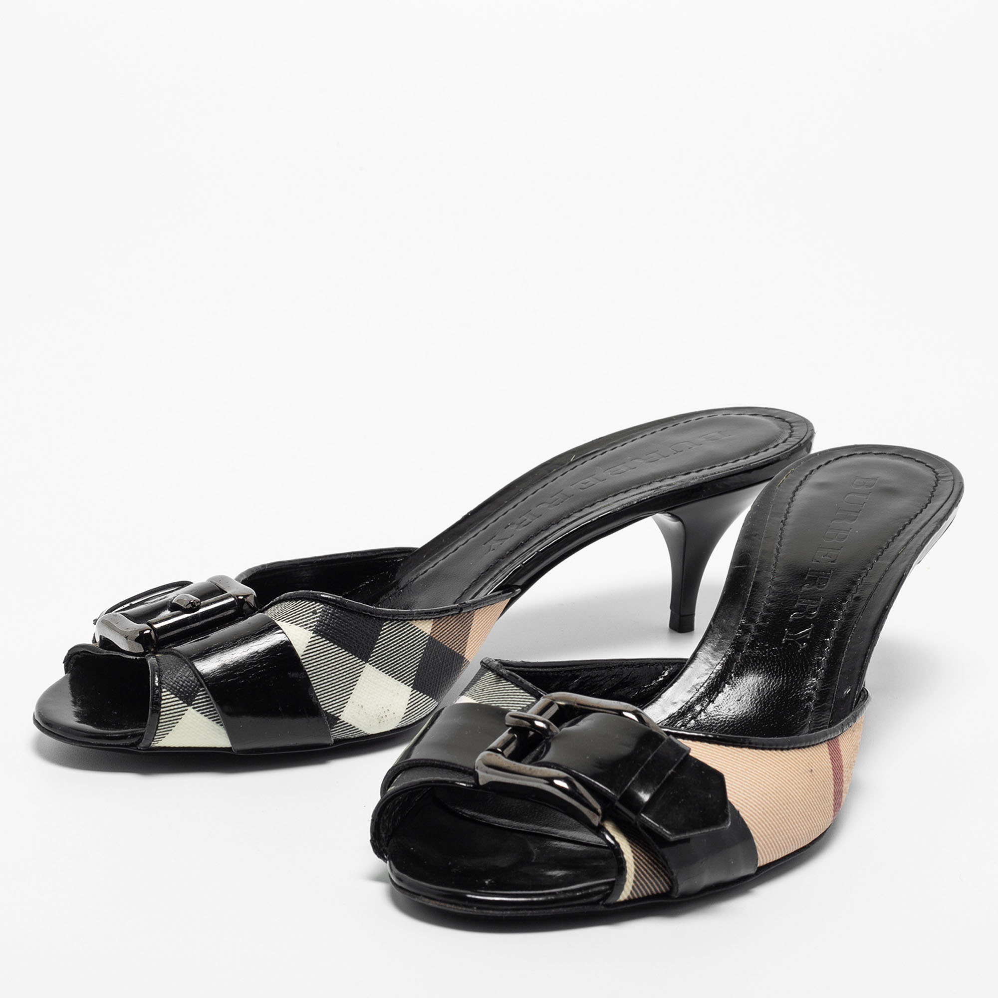 

Burberry Black/Beige Coated Canvas and Leather Buckle Slide Sandals Size