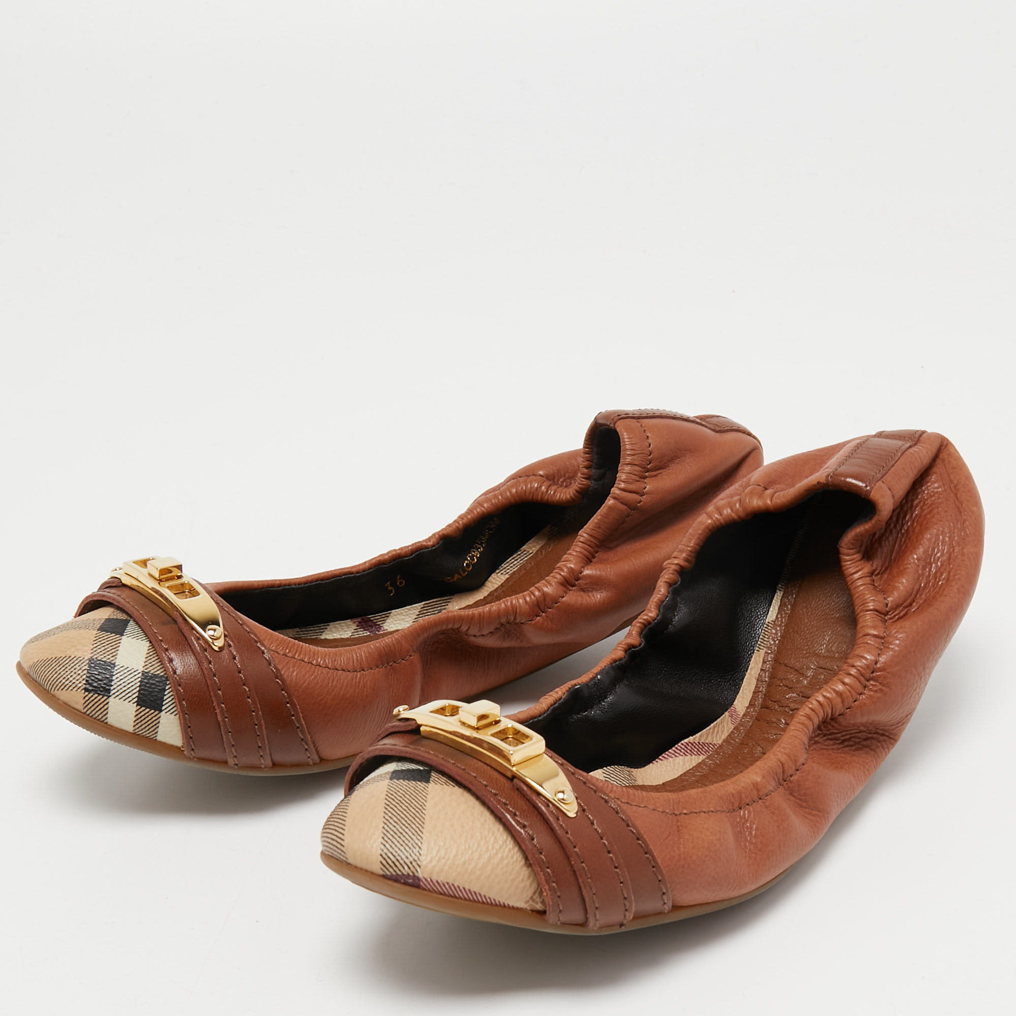 

Burberry Brown Leather and Nova Check Coated Canvas Scrunch Ballet Flats Size
