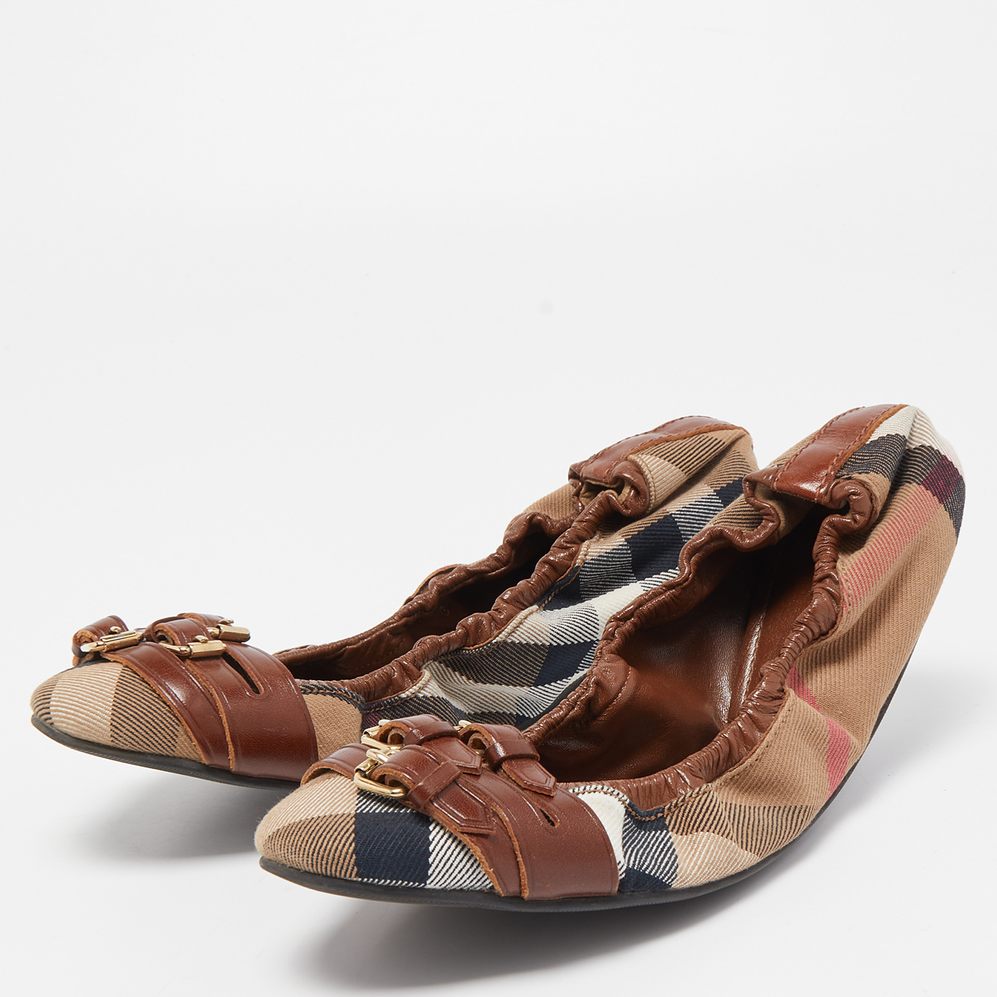 

Burberry Brown Leather and Nova Check Canvas Buckle Scrunch Ballet Flats Size