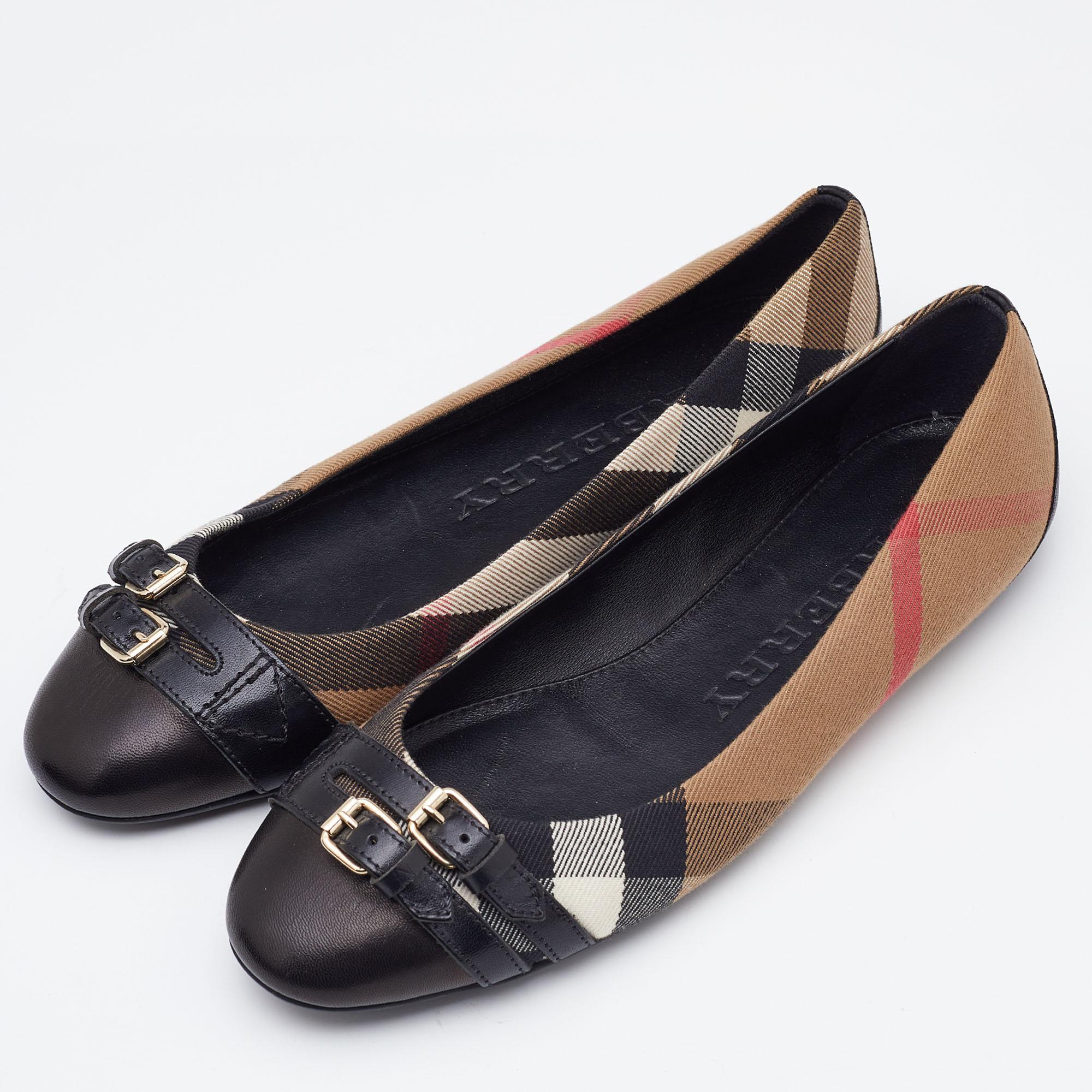 

Burberry Beige/Black Nova Check Canvas and Leather Avonwick Buckle Detail Ballet Flats Size