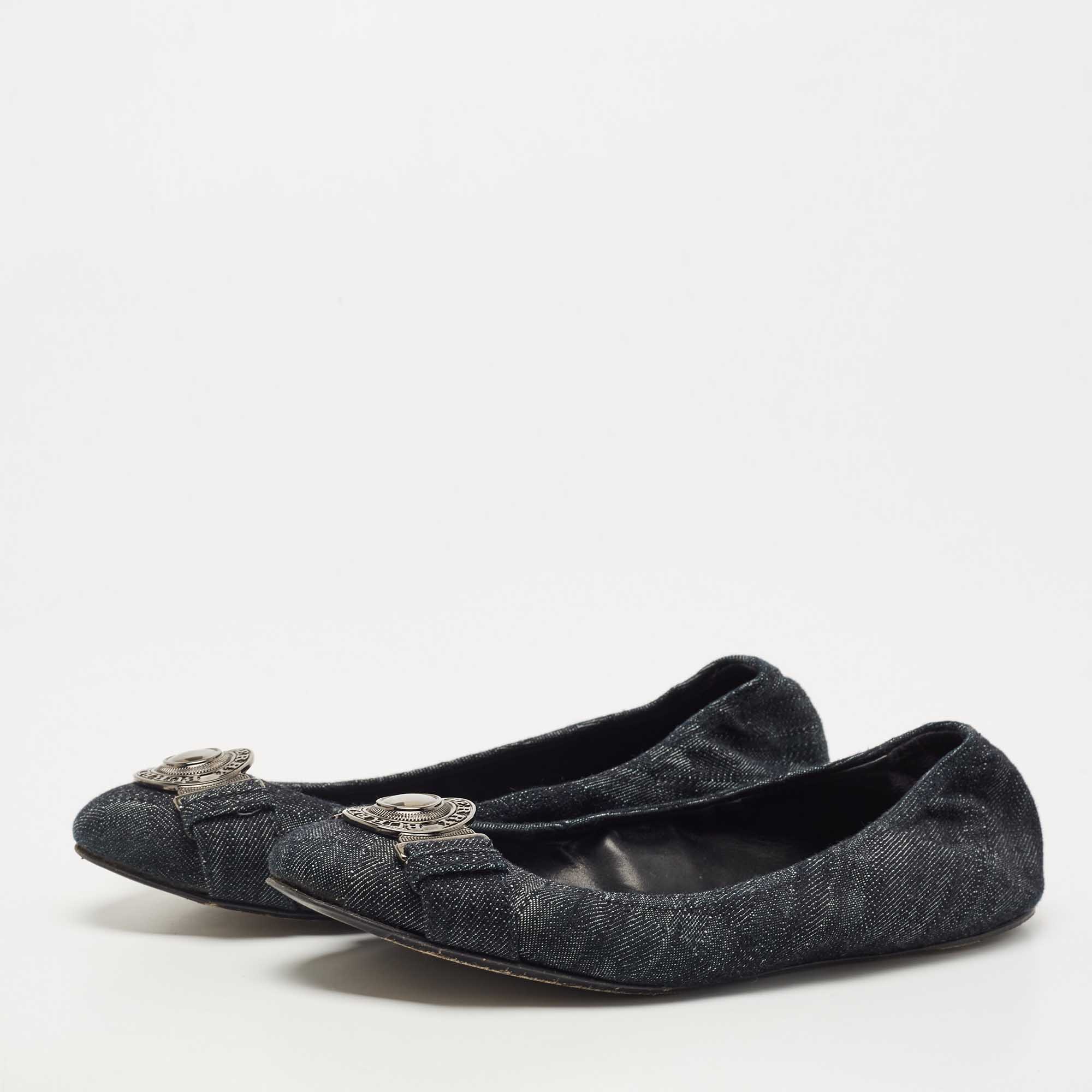 

Burberry Dark Blue Denim Ballet Flats Size