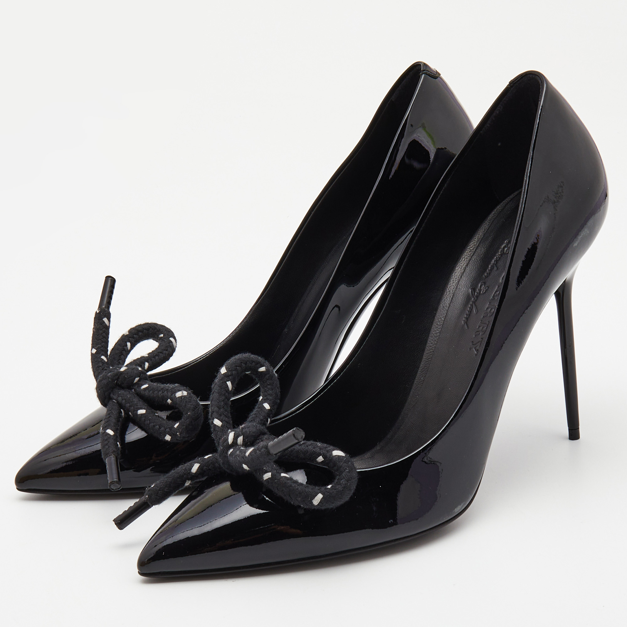 

Burberry Black Patent Leather Finsbury Bow Pointed Toe Pumps Size