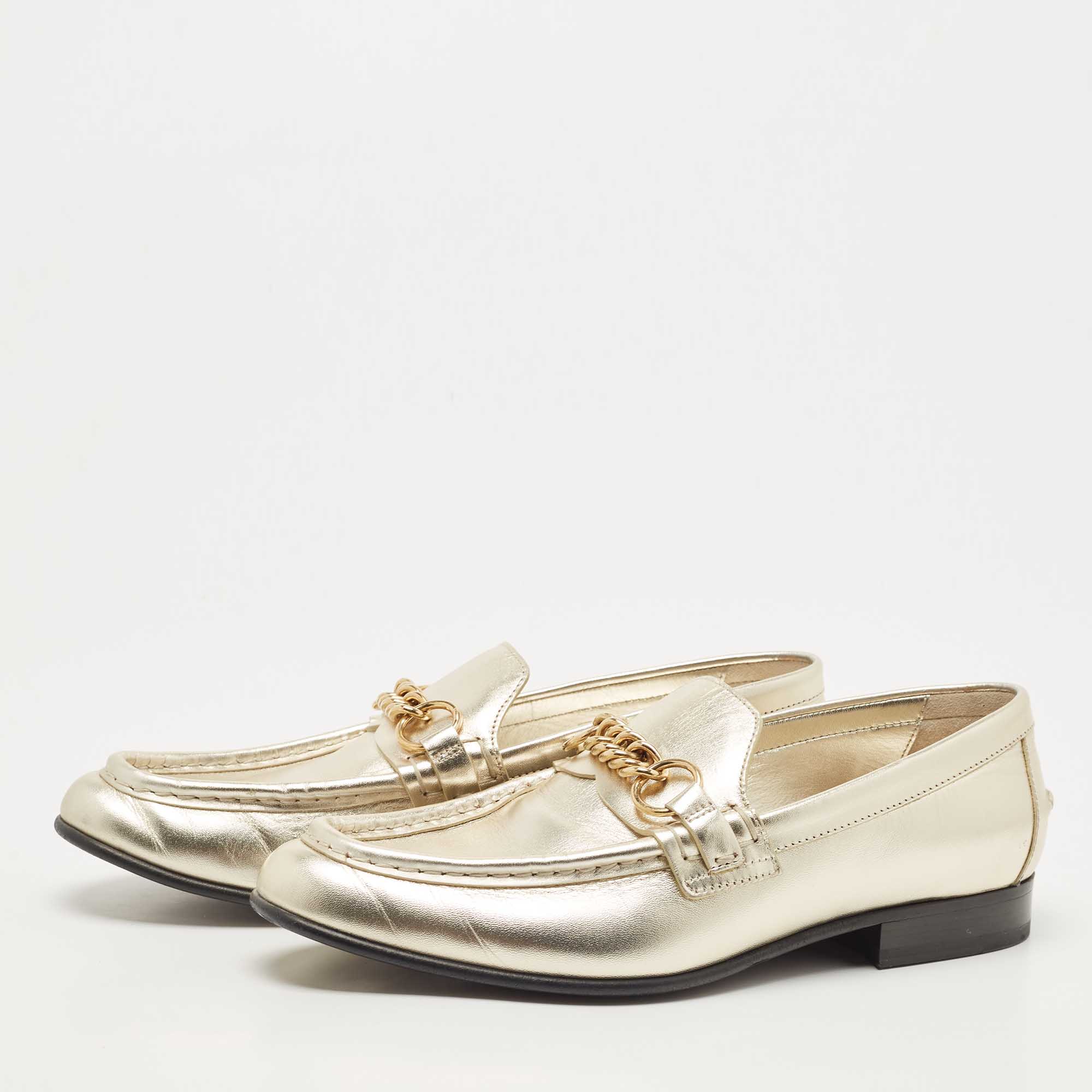

Burberry Metallic Gold Leather Solway Chain Detail Slip On Loafers Size