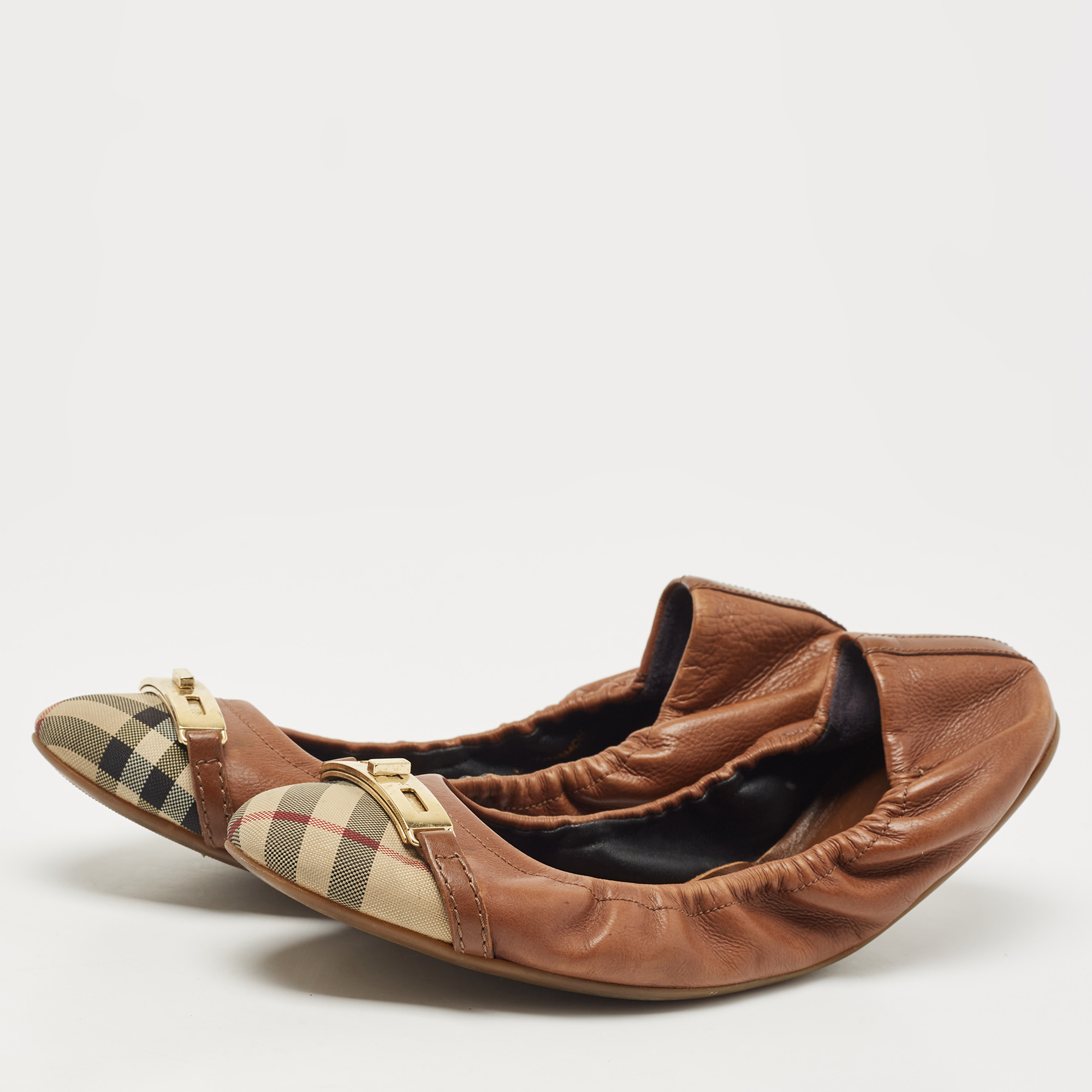 

Burberry Brown Nova Check Canvas and Leather Twistlock Scrunch Ballet Flats Size