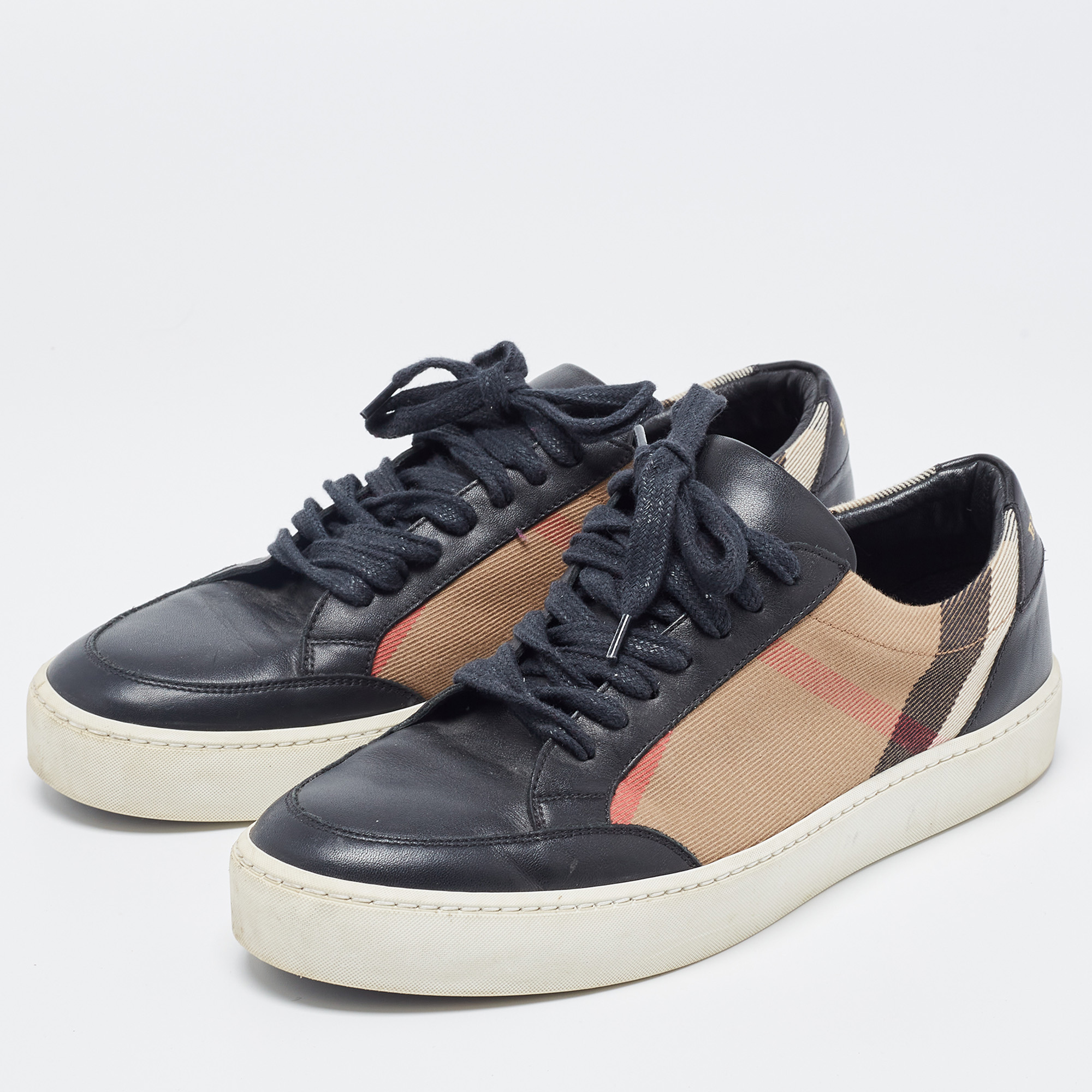 

Burberry Black/Beige Canvas and Leather Low Top Sneakers Size 39.5