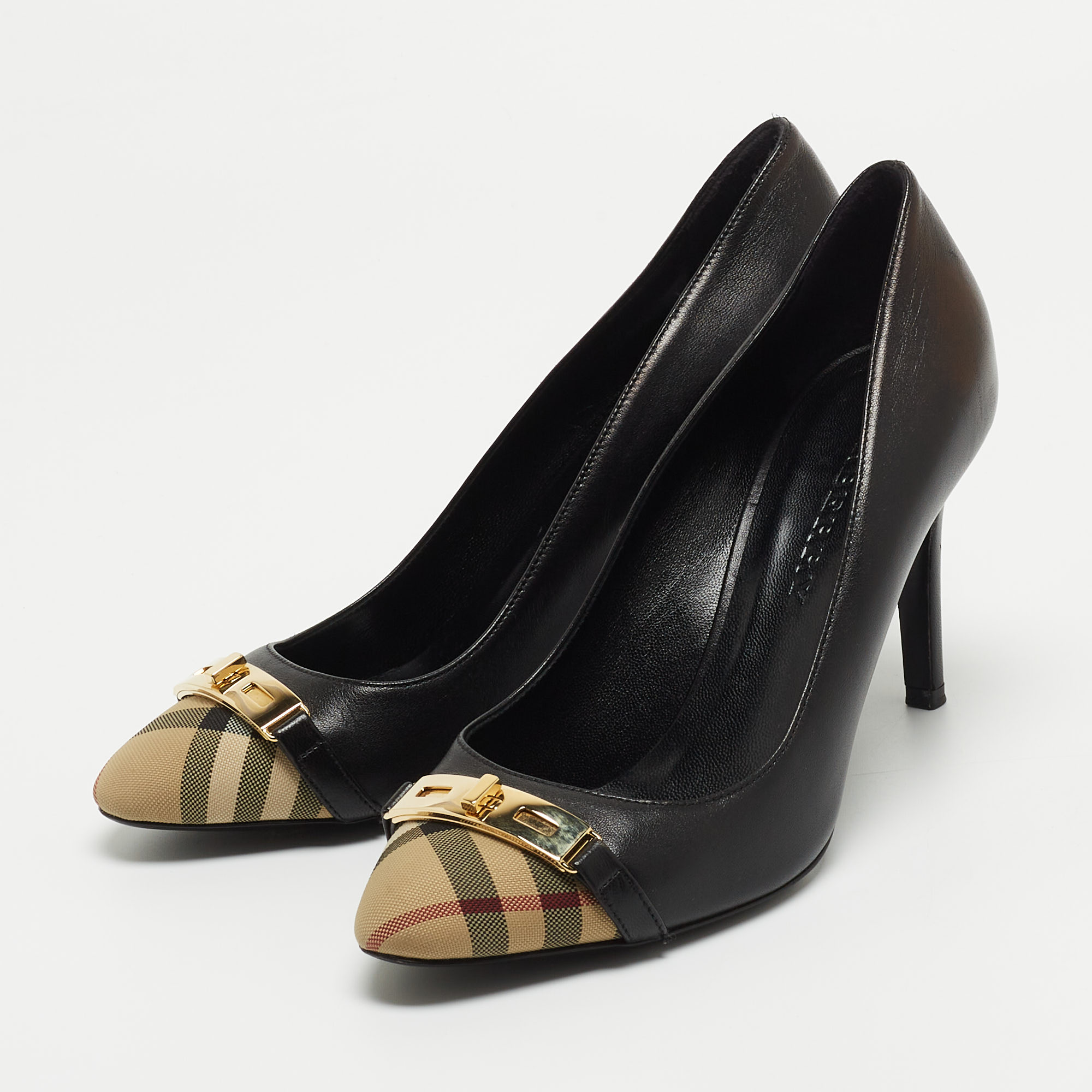 

Burberry Black/Beige Canvas and Leather Cap Top Pumps Size