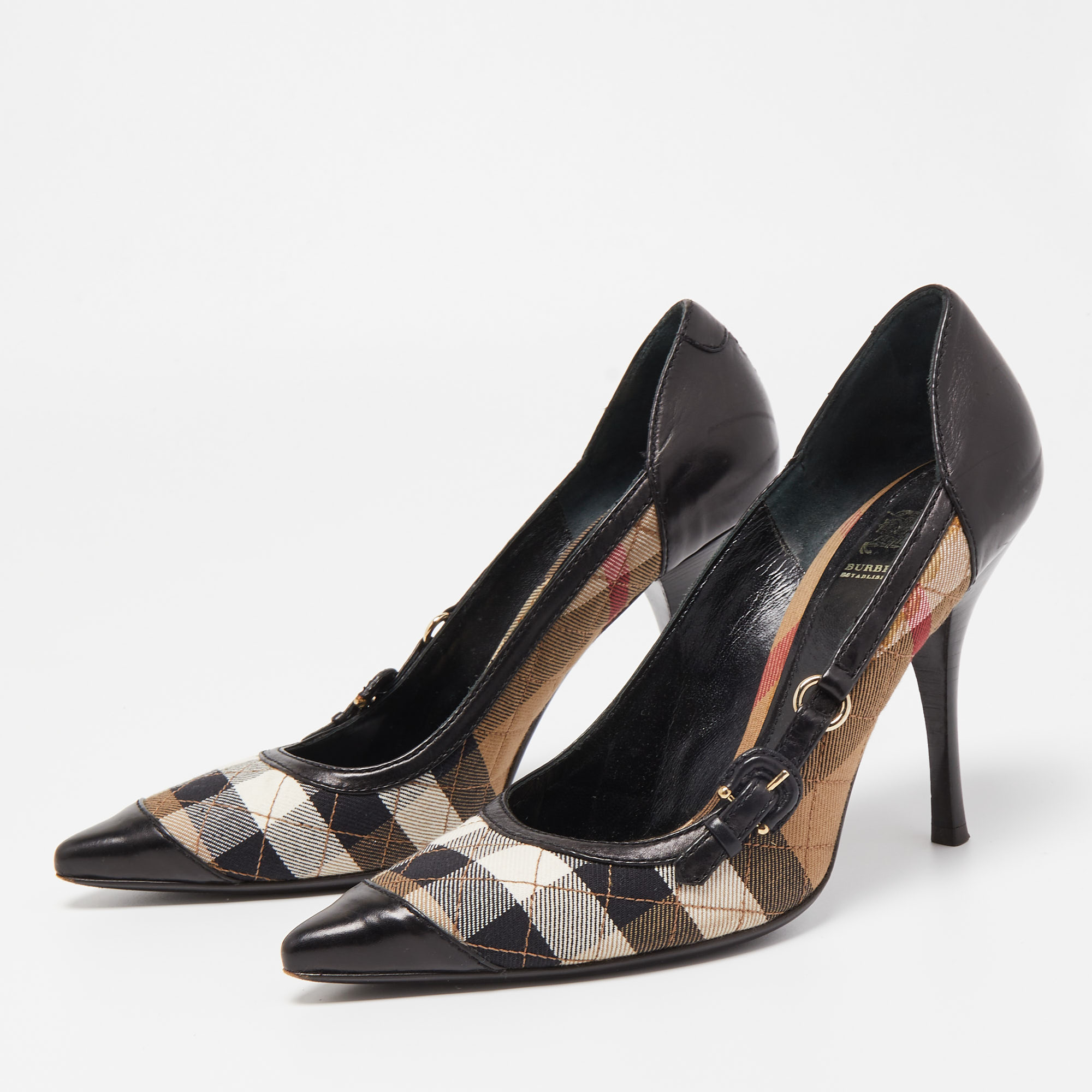 

Burberry Black Leather and Nova Check Canvas Pointed Toe Pumps Size