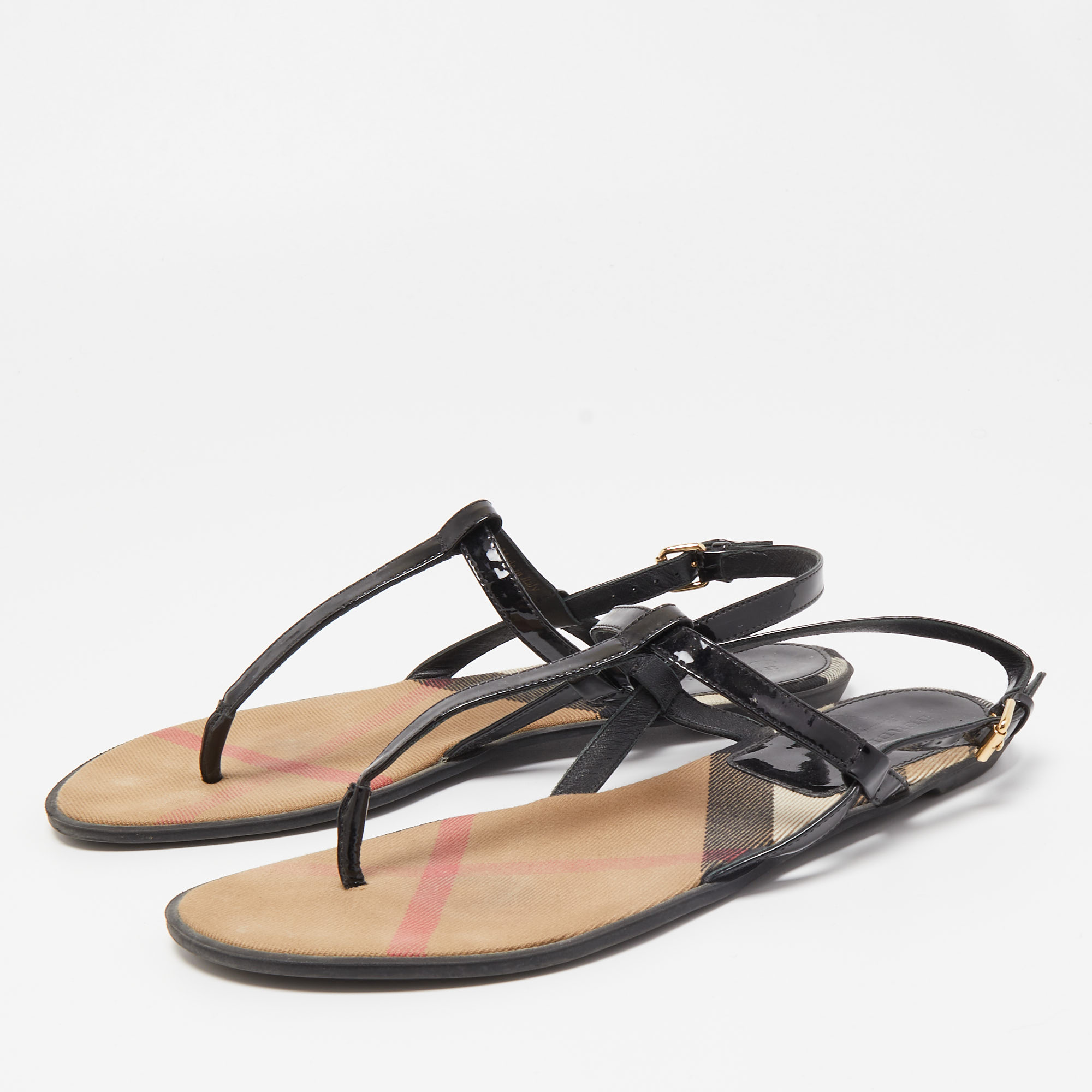 

Burberry Black Patent Leather Thong Flat Sandals Size