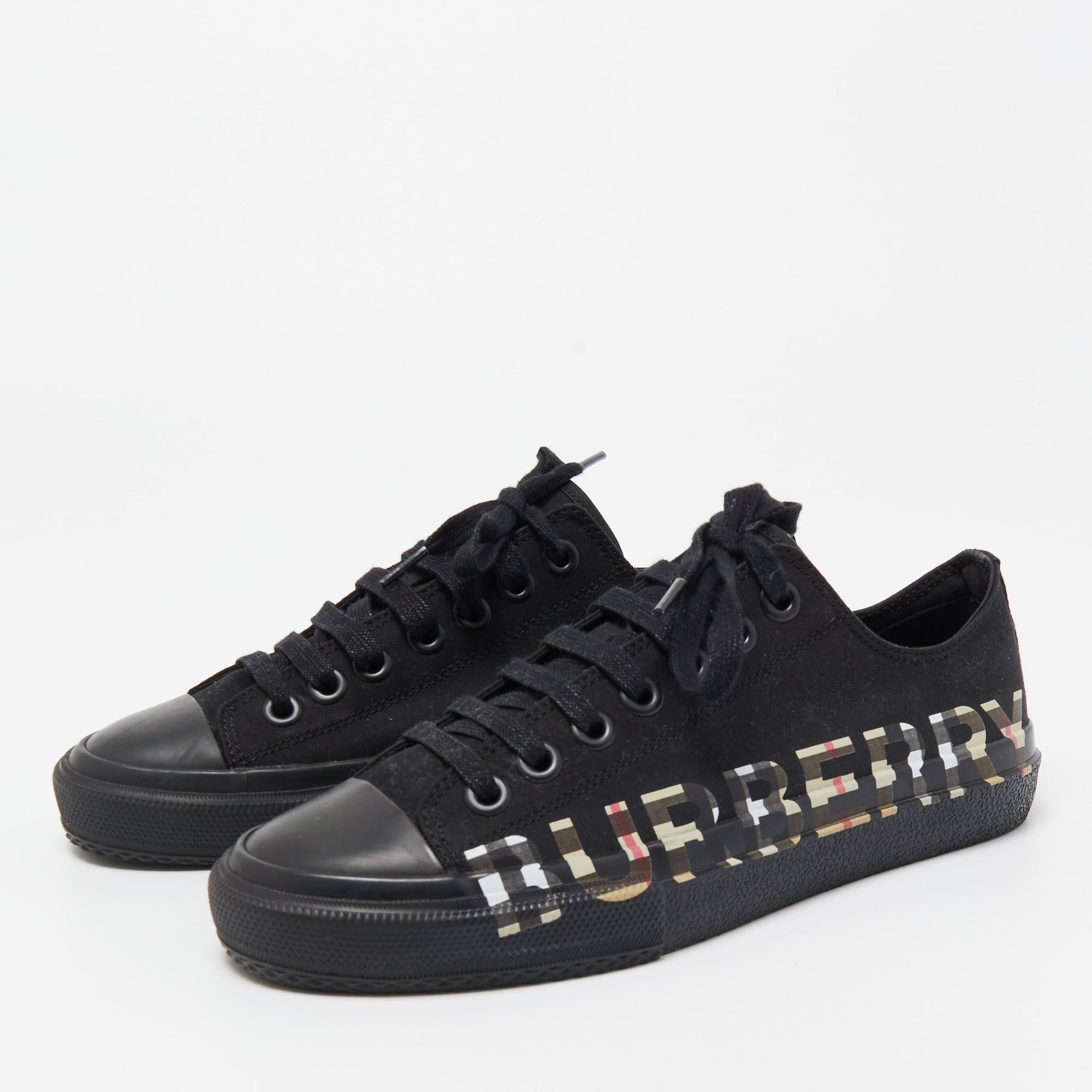 

Burberry Black Canvas Larkhall Low Top Sneakers Size