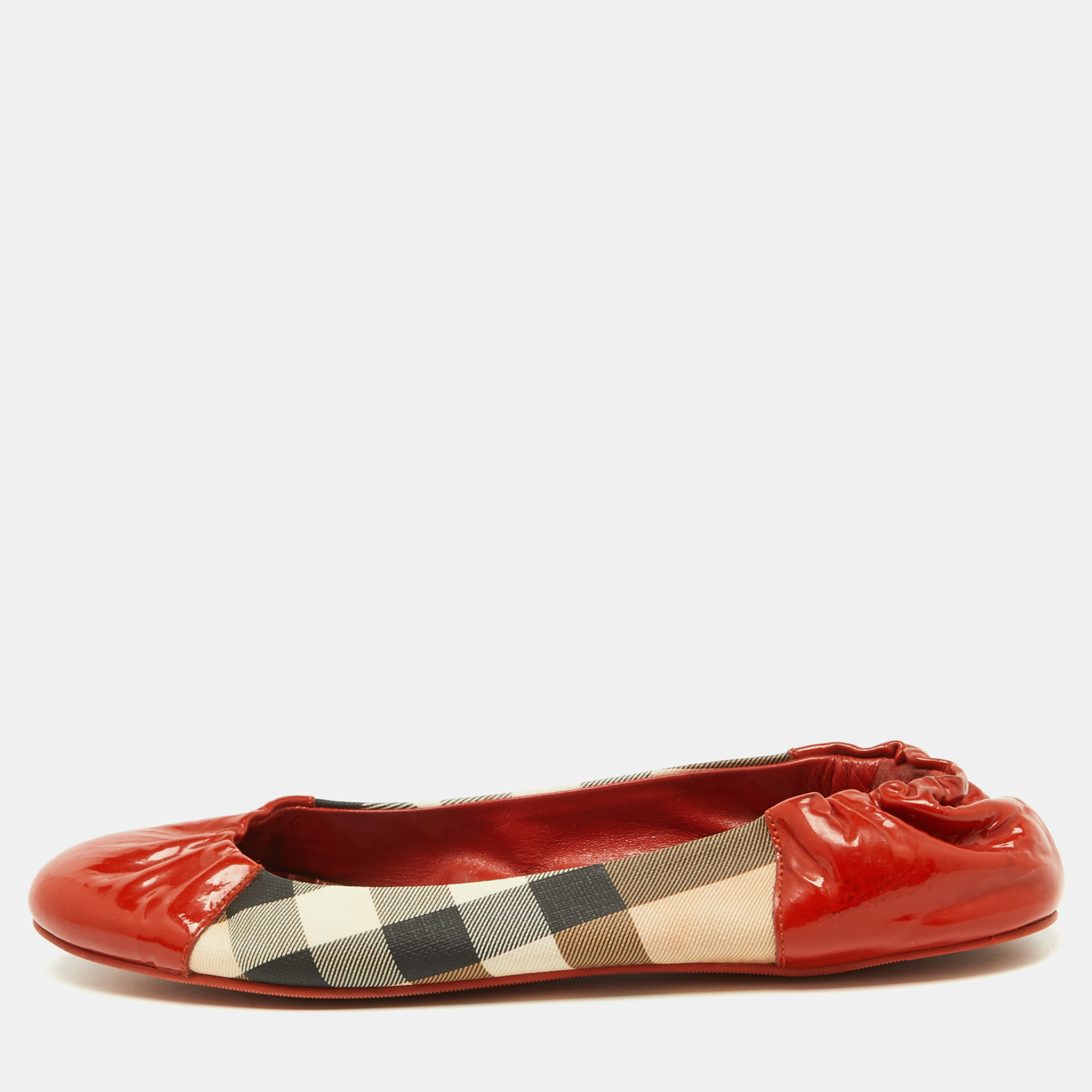 

Burberry Orange/Beige Patent Leather and Nova Check Coated Canvas Scrunch Ballet Flats Size
