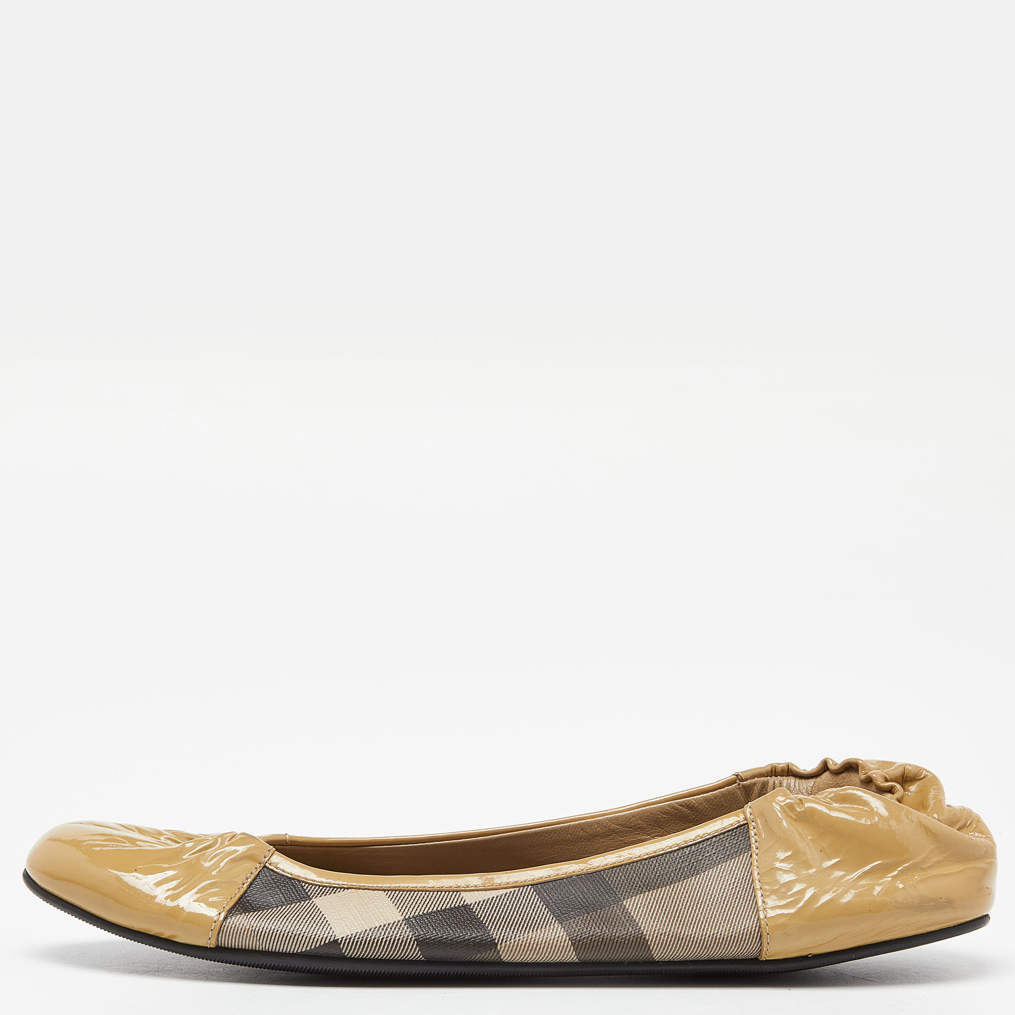 

Burberry Beige Patent Leather and Nova Check Coated Canvas Scrunch Ballet Flats Size