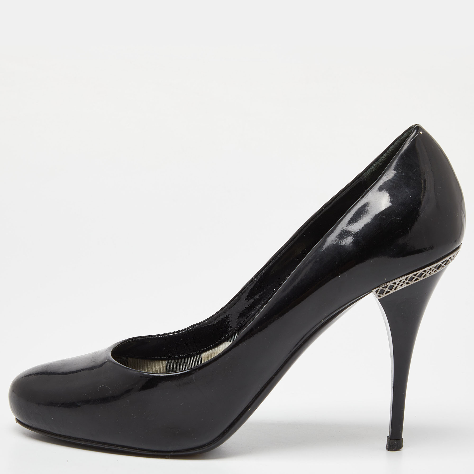 Pre-owned Burberry Black Patent Leather Round Toe Pumps Size 40