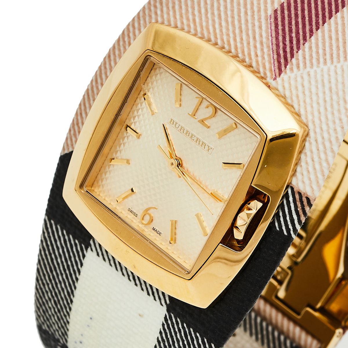 

Burberry Gold Tone Stainless Steel Check Leather BU4051 Women's Wristwatch