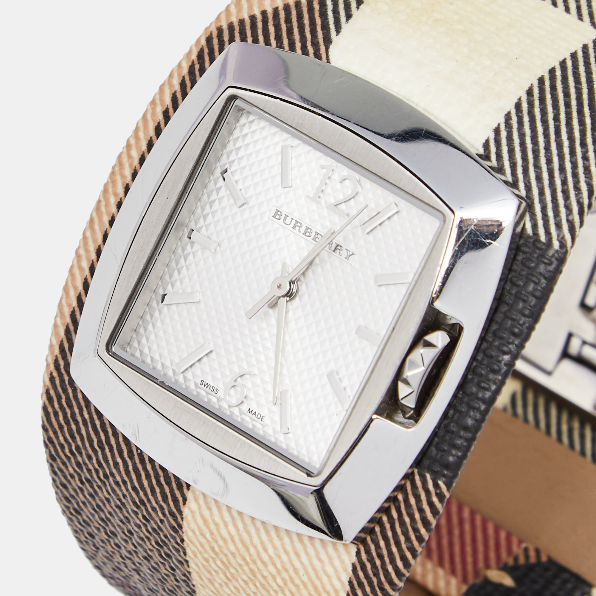 

Burberry Silver Stainless Steel Leather Heritage BU4050 Women's Wristwatch