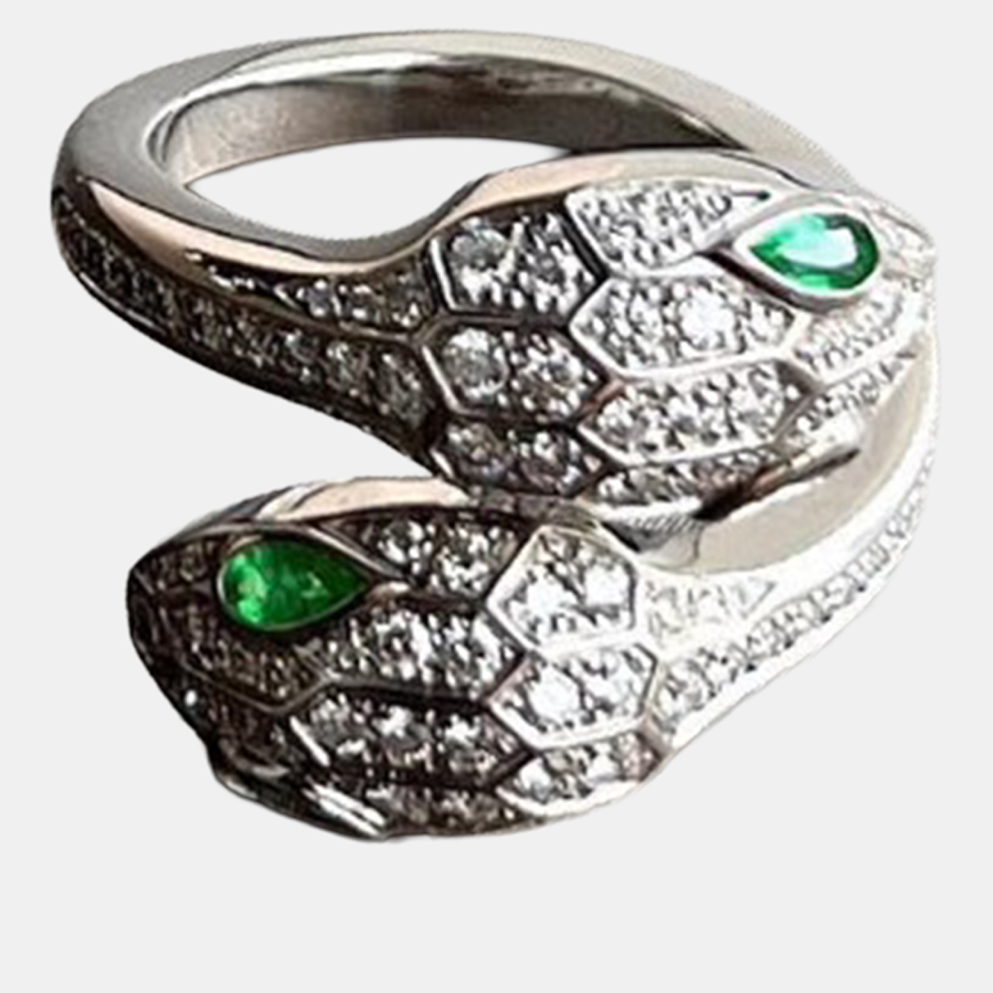 Pre-owned Bvlgari Serpenti 18k White Gold Emrald Ring Eu 52