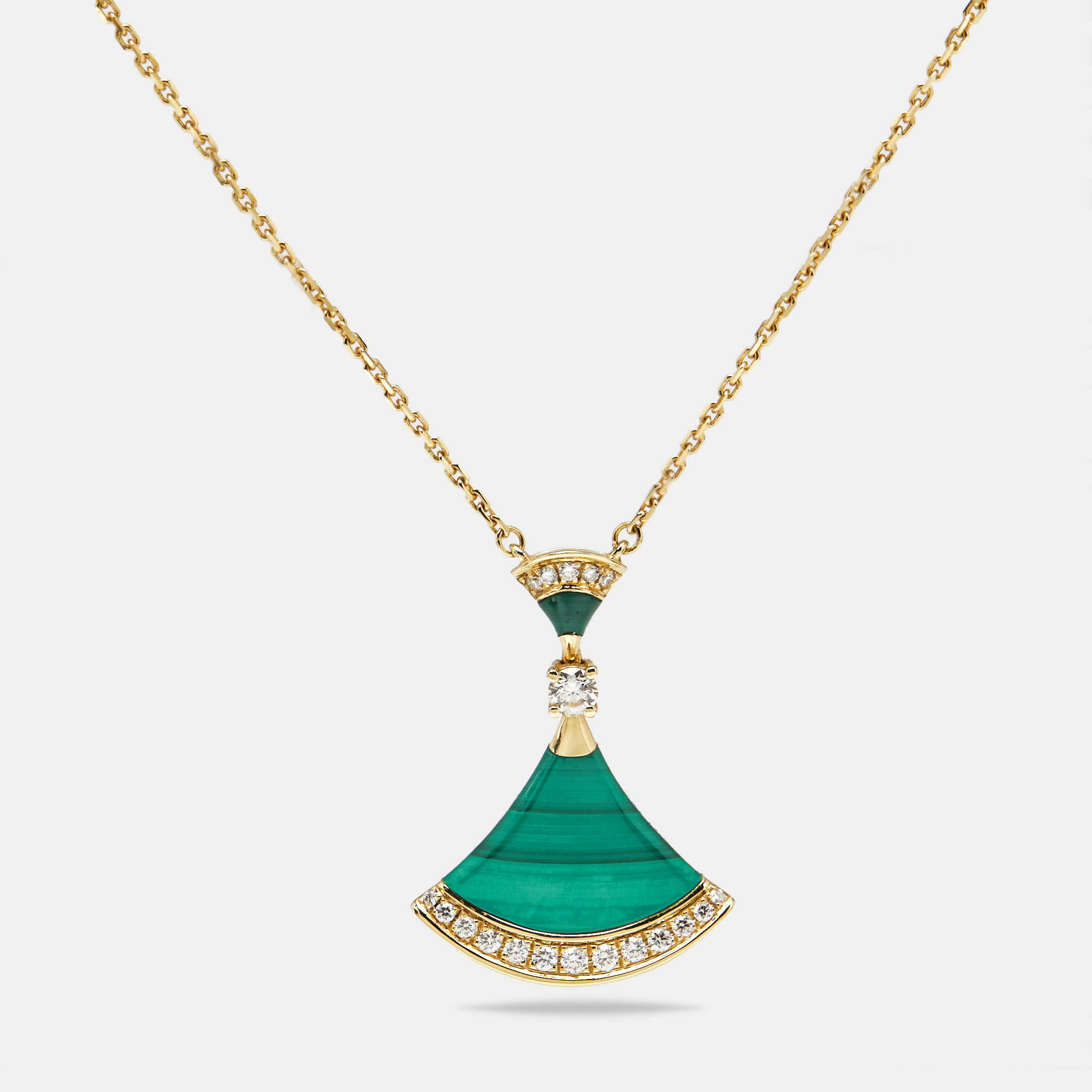 

Bvlgari Divas' Dream Malachite Diamond 18K Yellow Gold Pendant Necklace