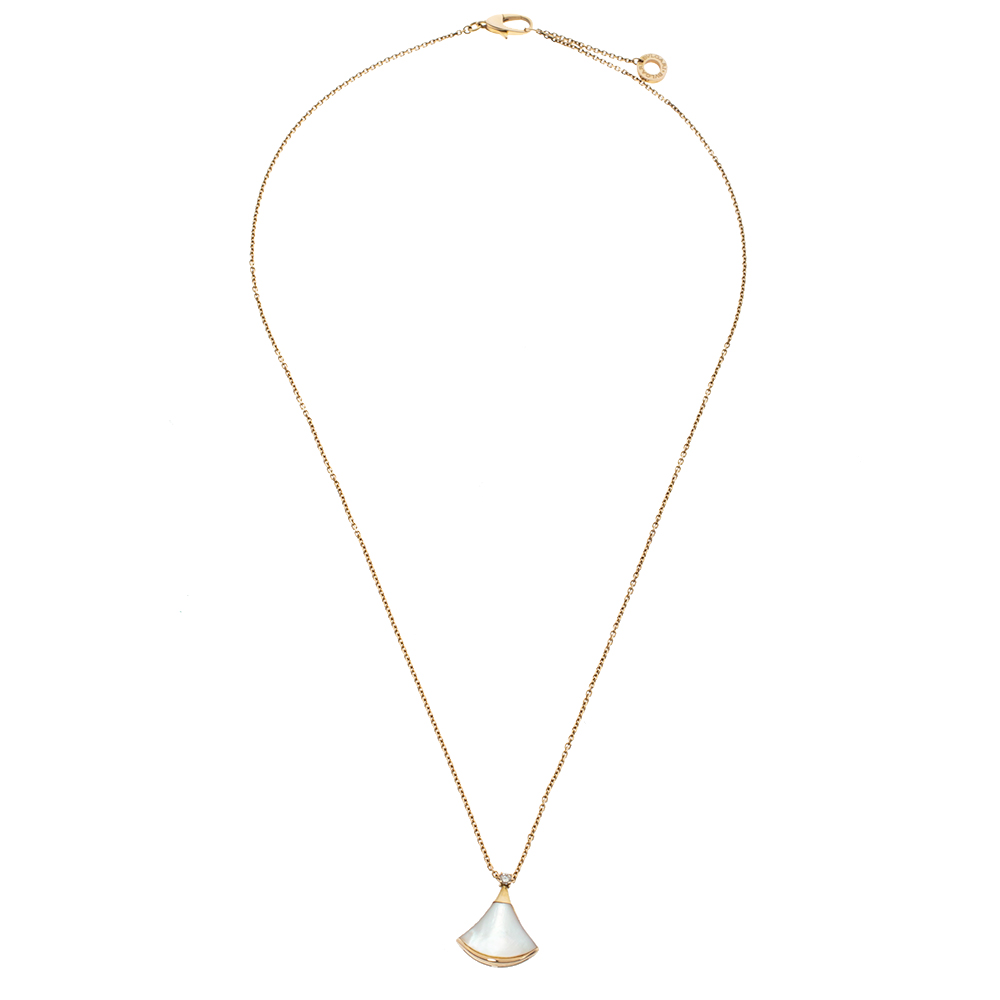 

Bvlgari Divas' Dream Diamond Mother of Pearl 18K Rose Gold Pendant Necklace
