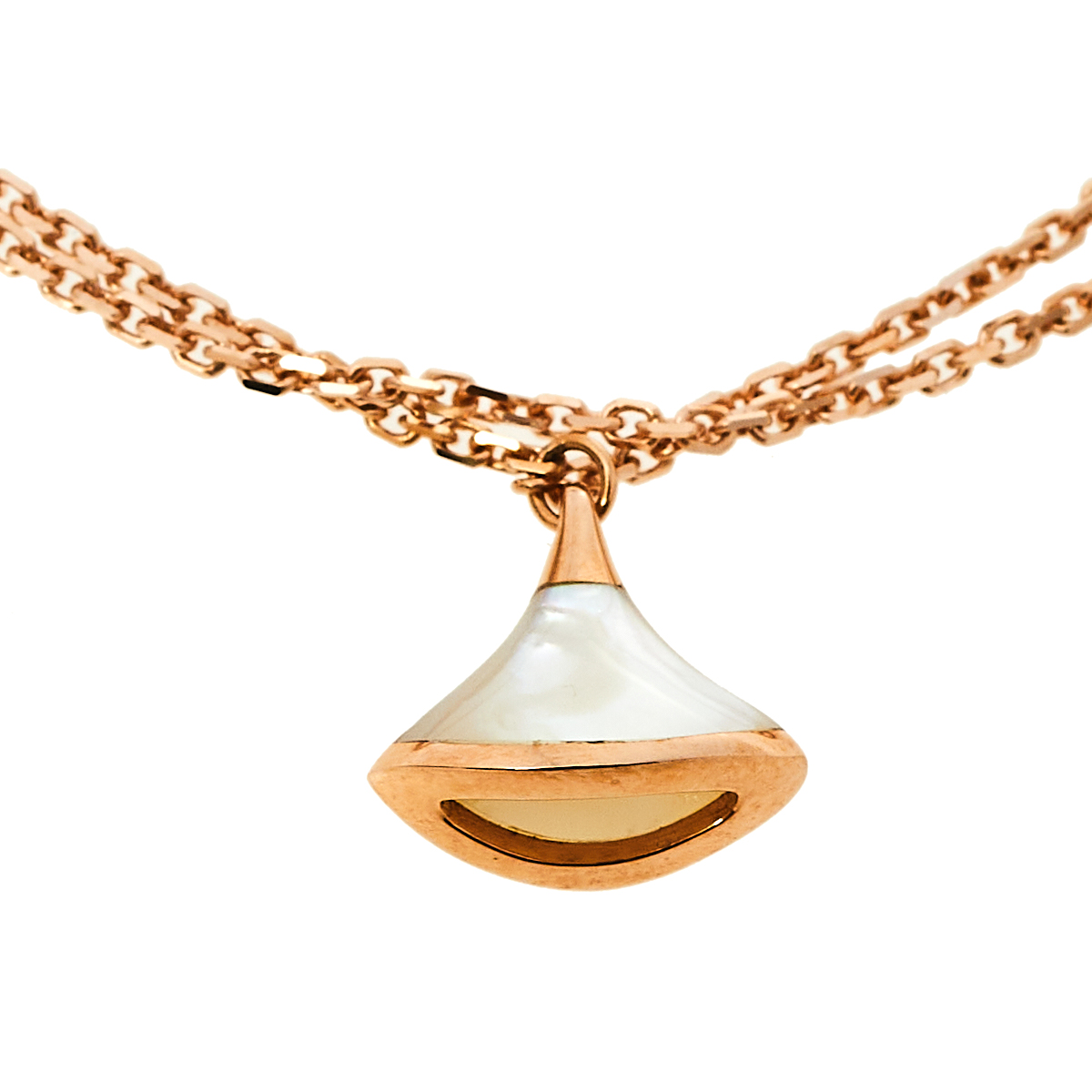 

Bvlgari Divas' Dream Mother of Pearl 18K Rose Gold Bracelet