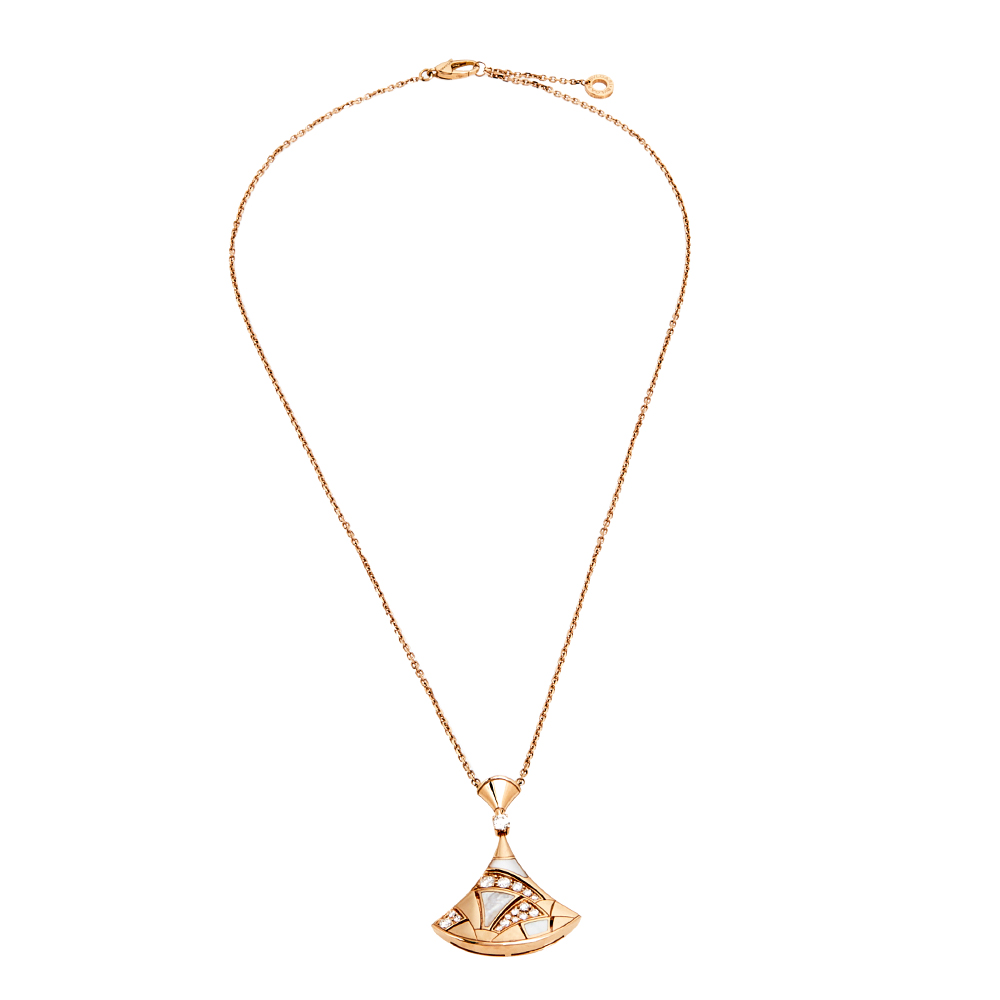 

Bvlgari Divas' Dream Diamond & Mother of Pearl 18k Rose Gold Pendant Necklace