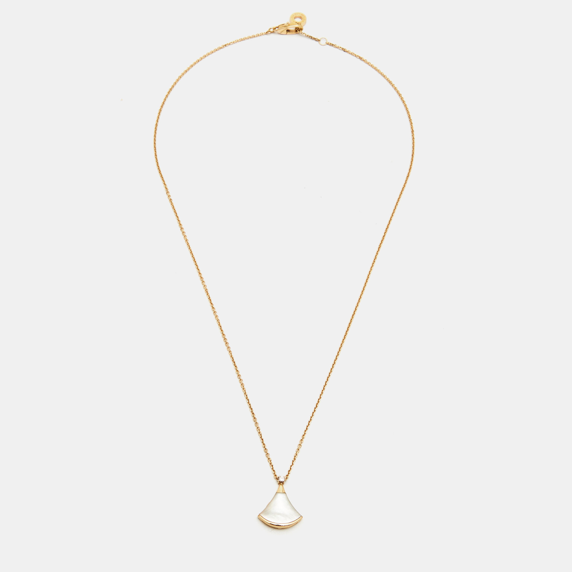 

Bvlgari Divas' Dream Mother of Pearl Diamond 18k Yellow Gold Necklace