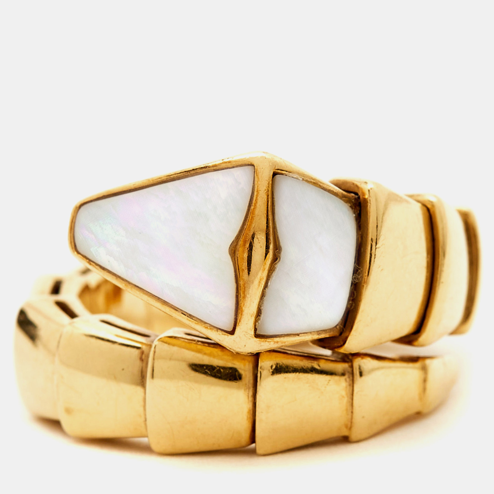 

Bvlgari Serpenti Viper Mother of Pearl 19k Yellow Gold Ring Size