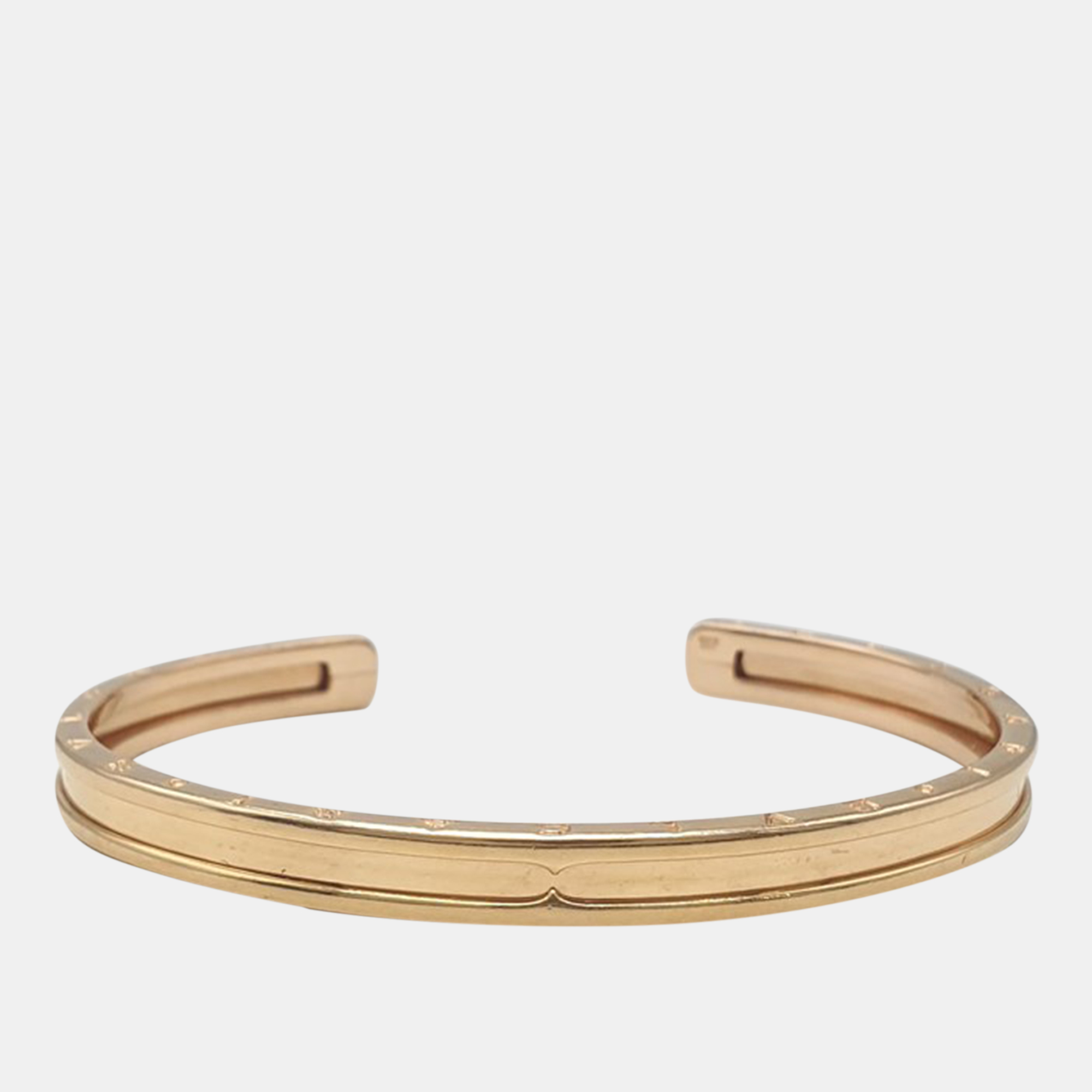 Elevate your wrist with this Bvlgari womens bracelet. Meticulously crafted it exudes elegance and luxury with premium materials exquisite detailing and a timeless design making it the perfect statement piece.