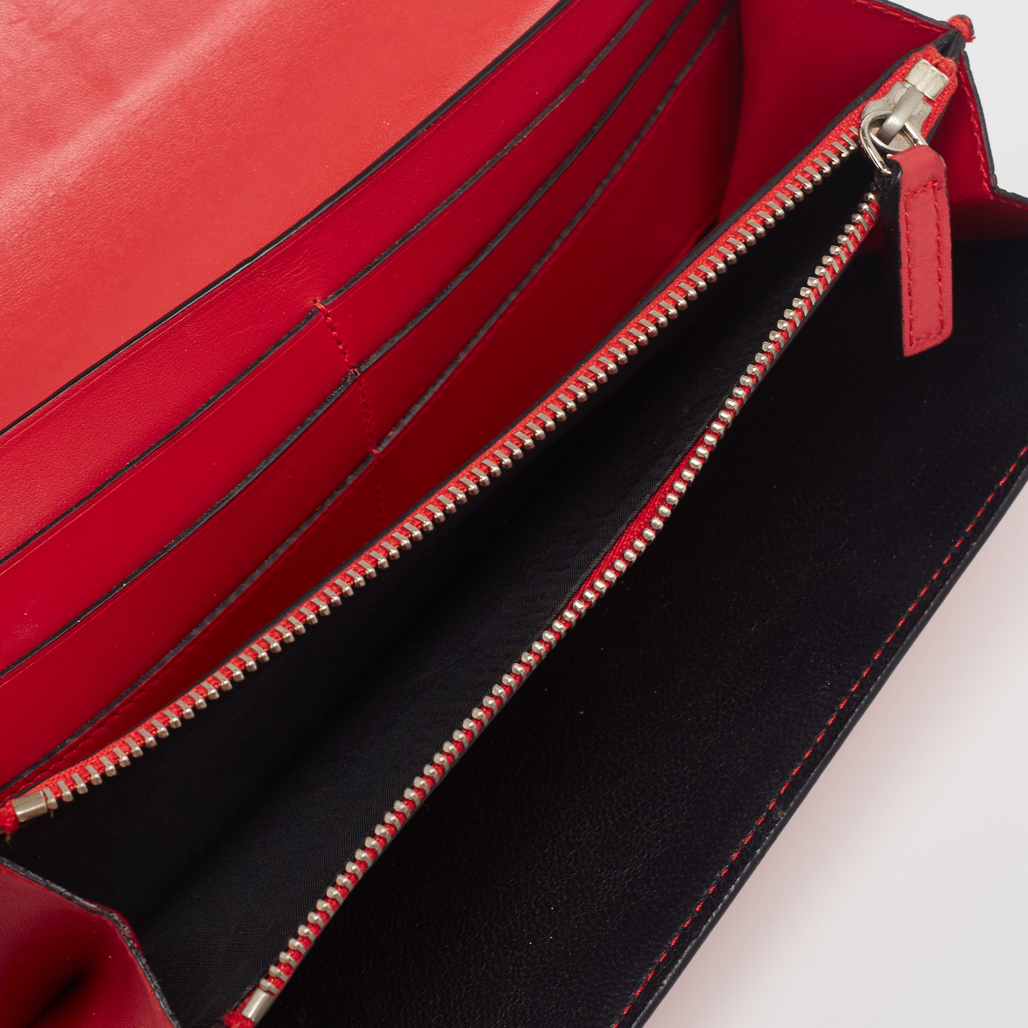 

Bvlgari Red Leather Serpenti Forever Wallet
