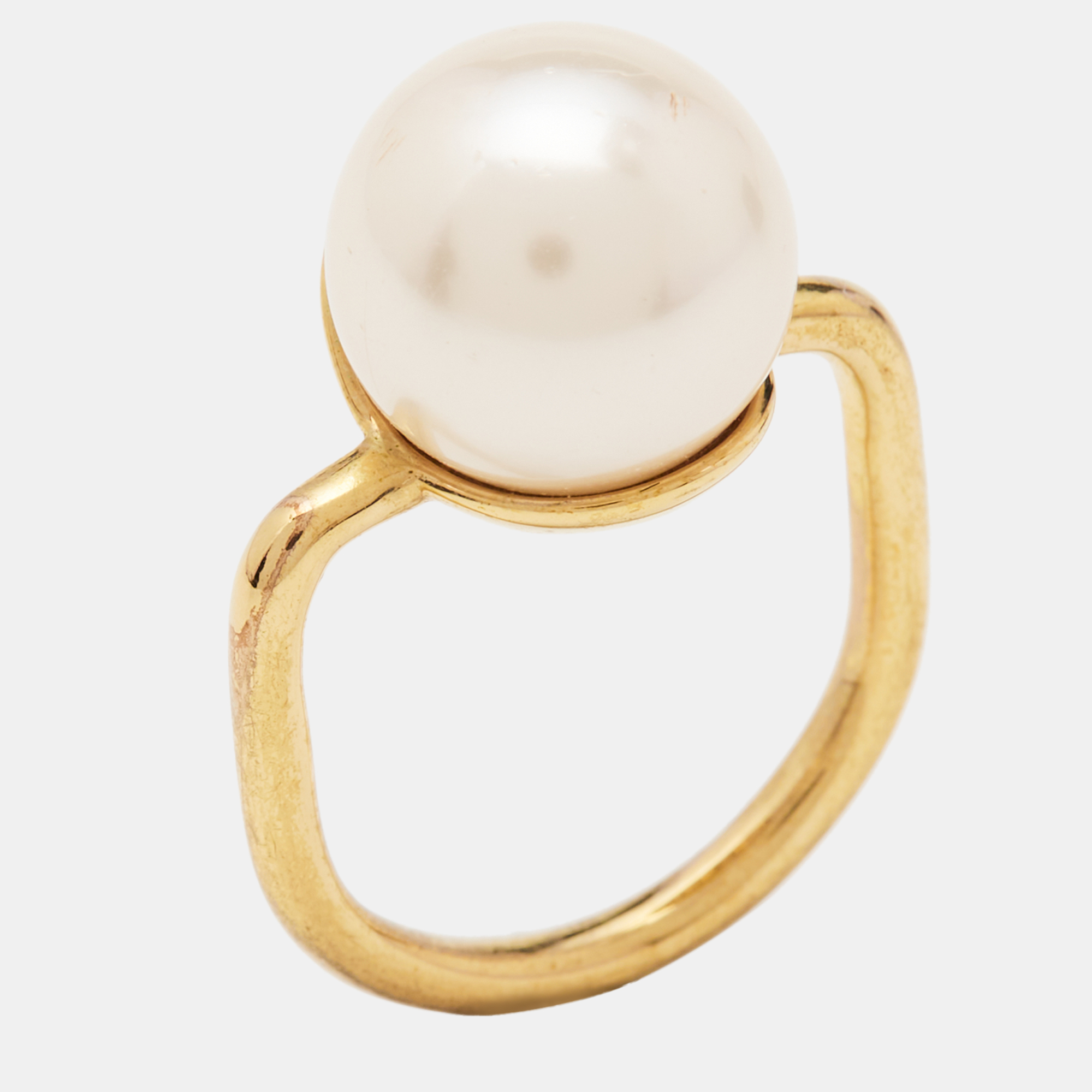 

Carolina Herrera CH Faux Pearl Gold Tone Ring Size